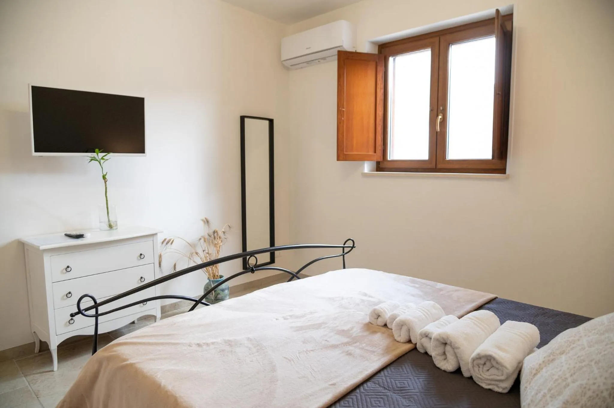 Bed in B&B Pietra Rosa