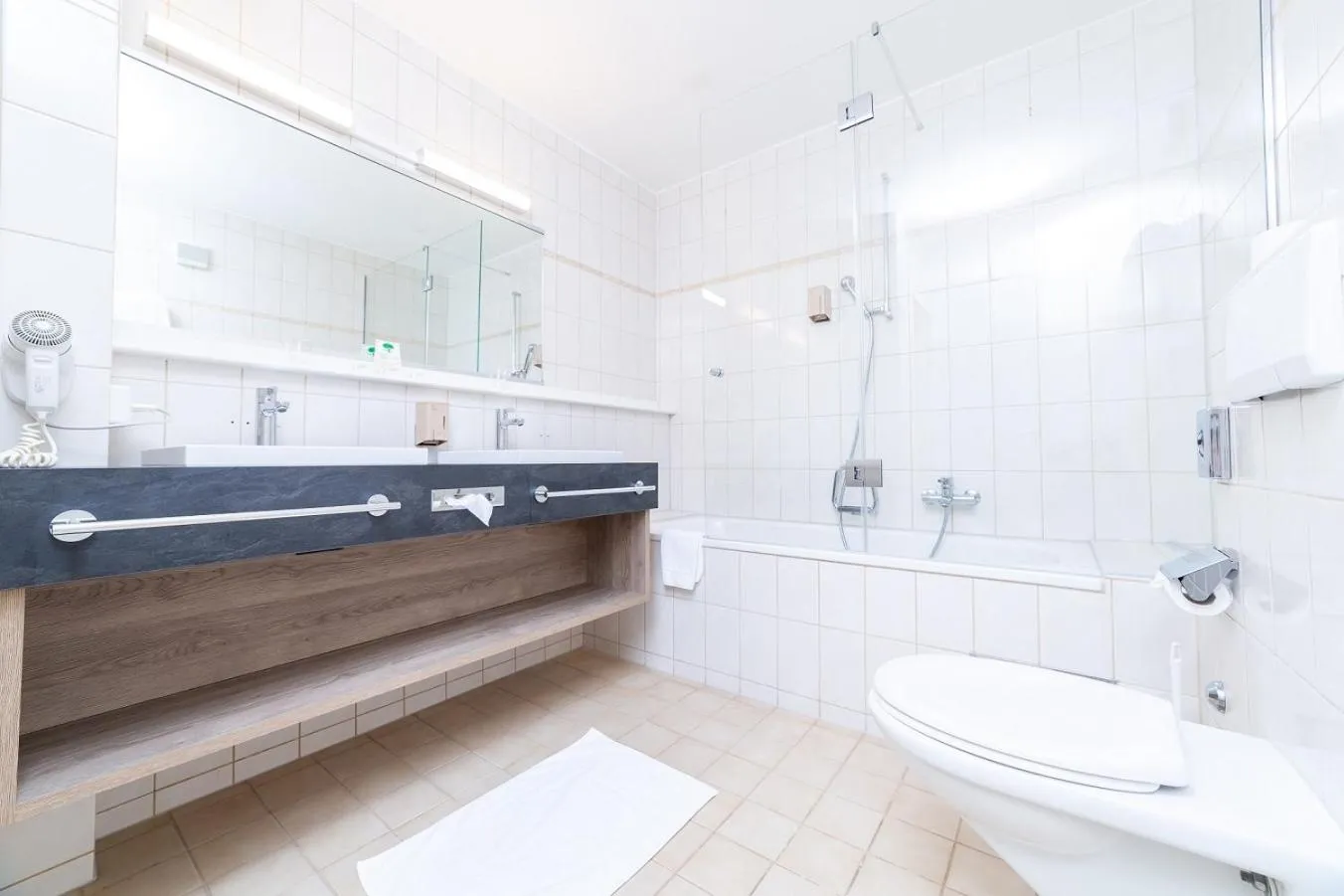 Toilet in Hotel Alfa