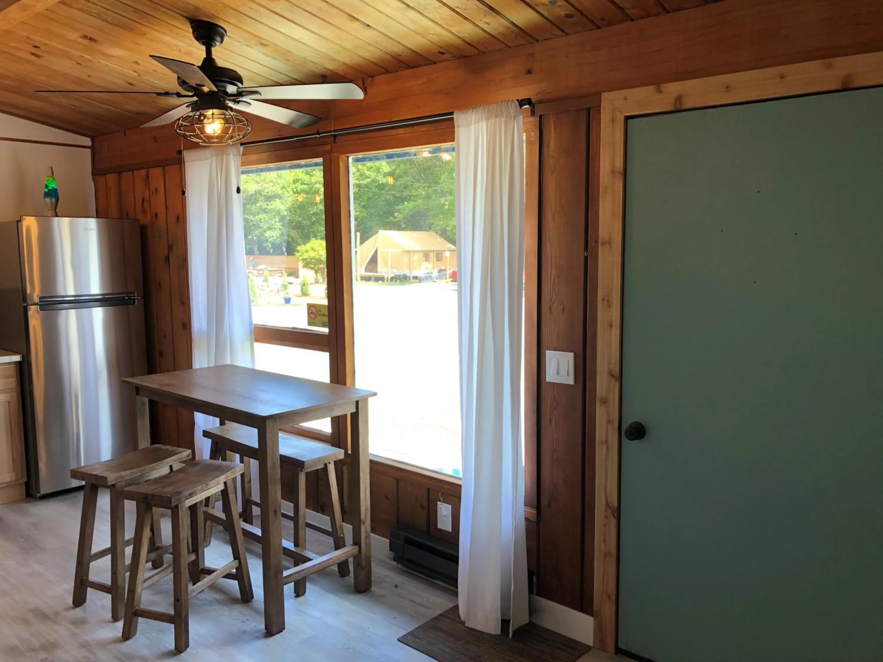 Dining area in Pacific Dunes Resort