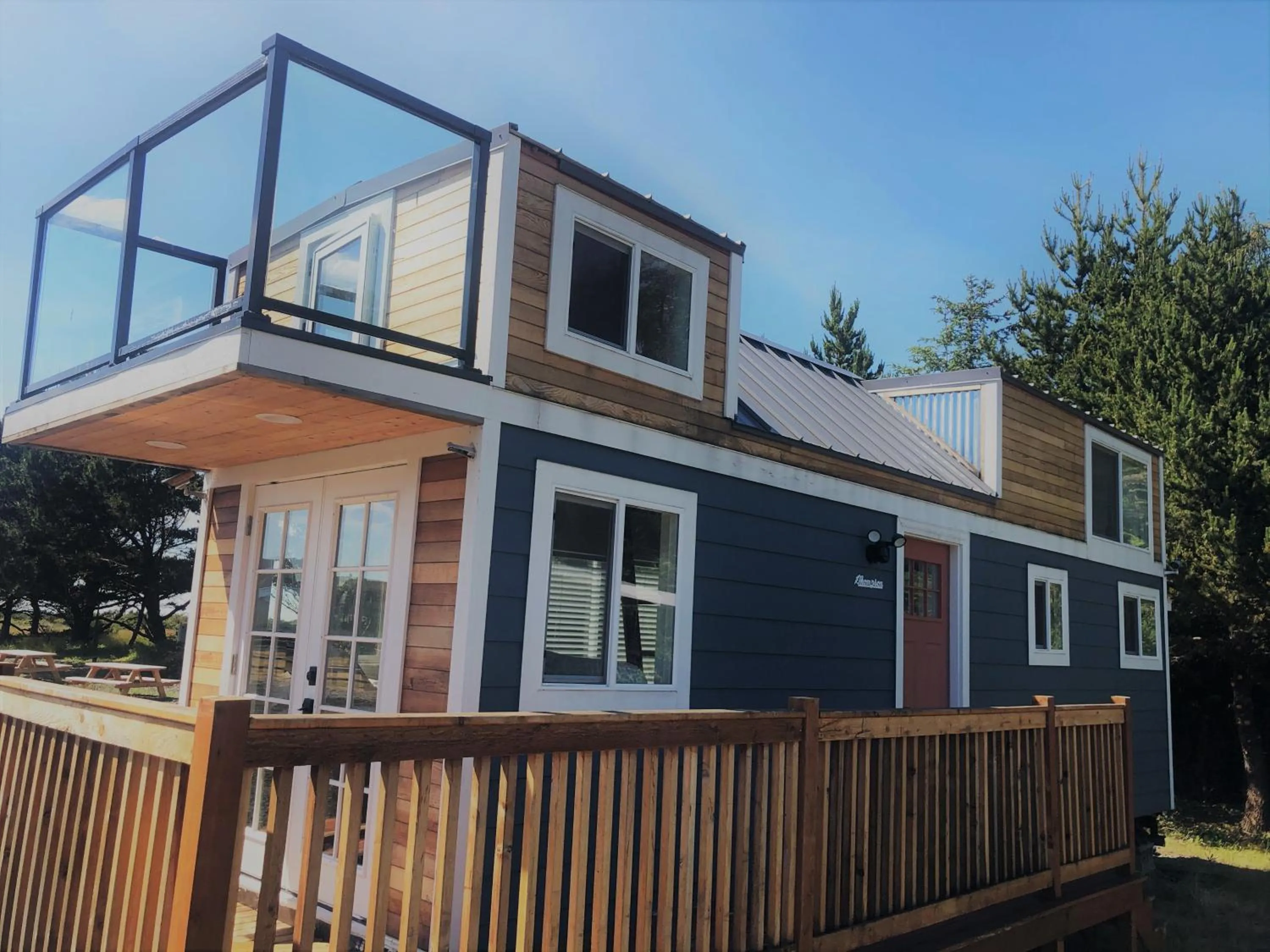 Facade/entrance in Pacific Dunes Resort