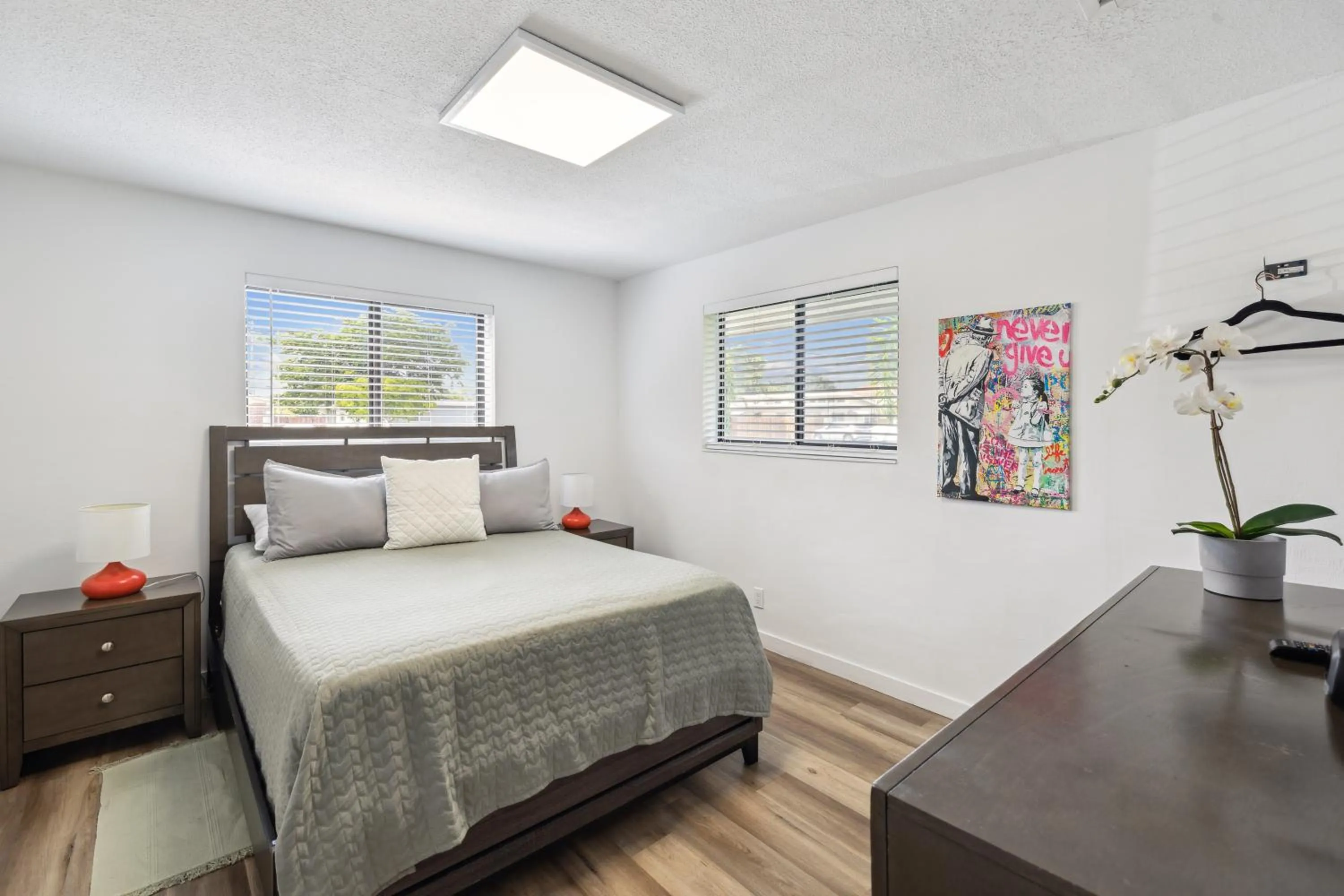 Bed in Harbourside Flats