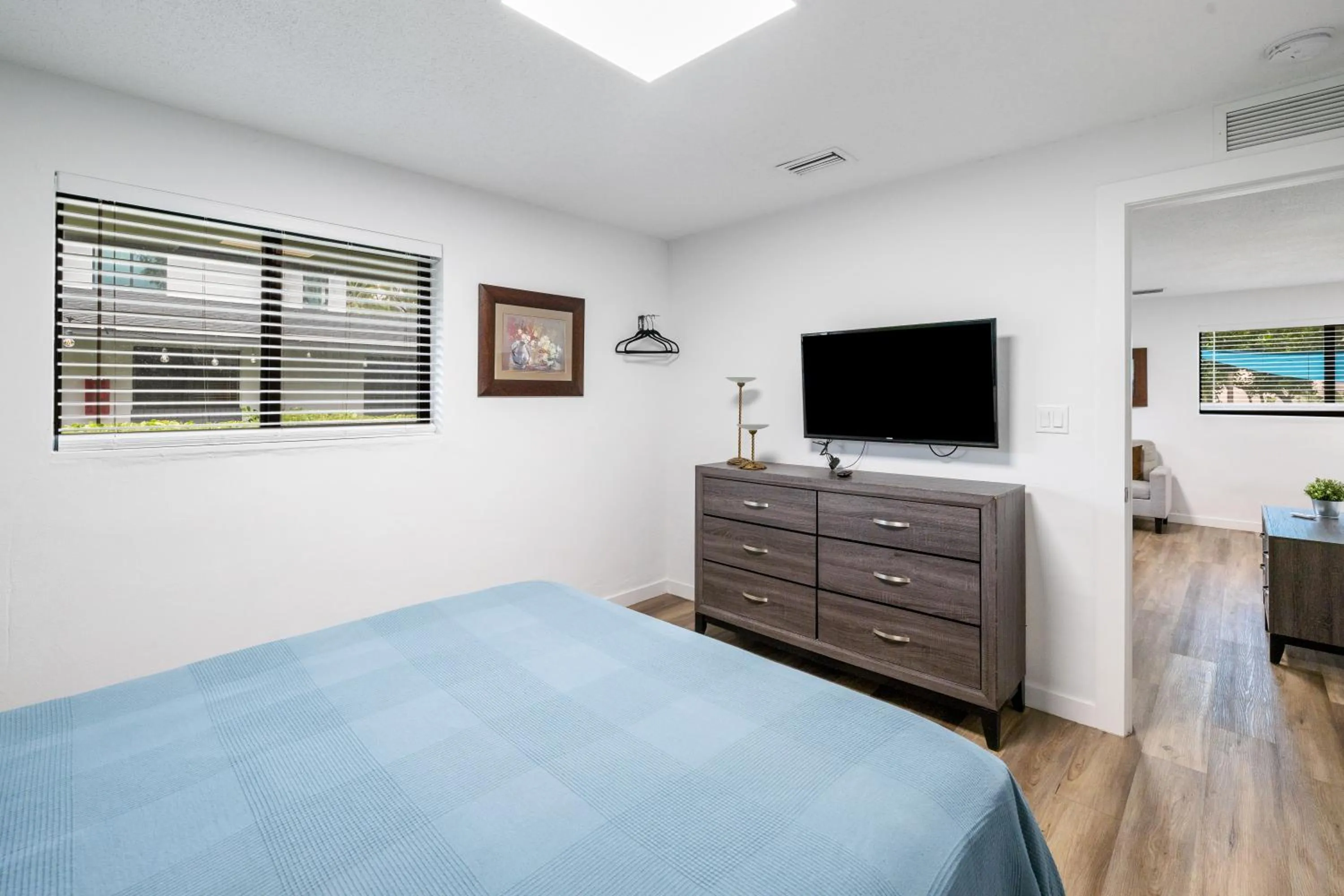 Bed in Harbourside Flats