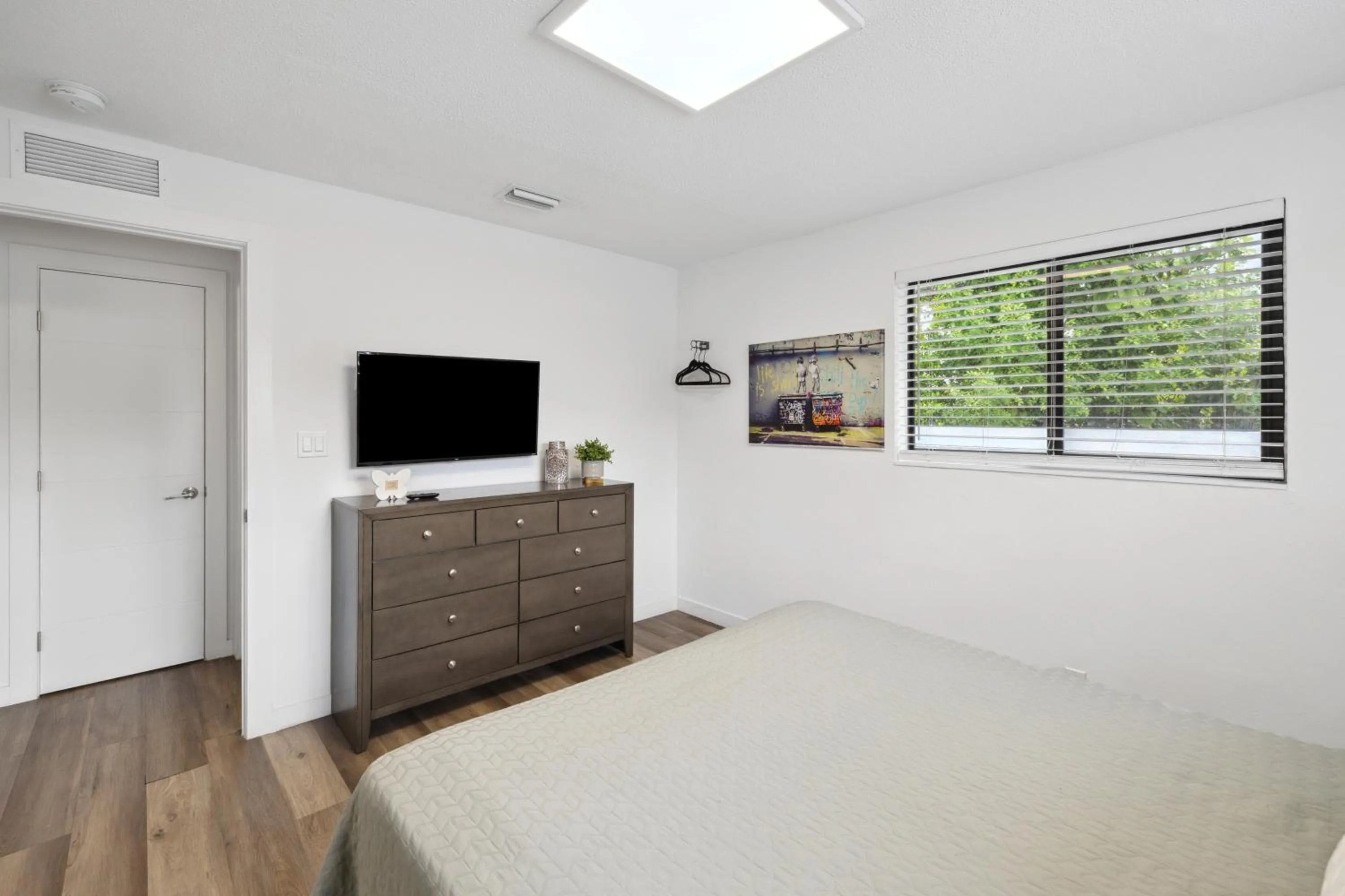 Bed in Harbourside Flats