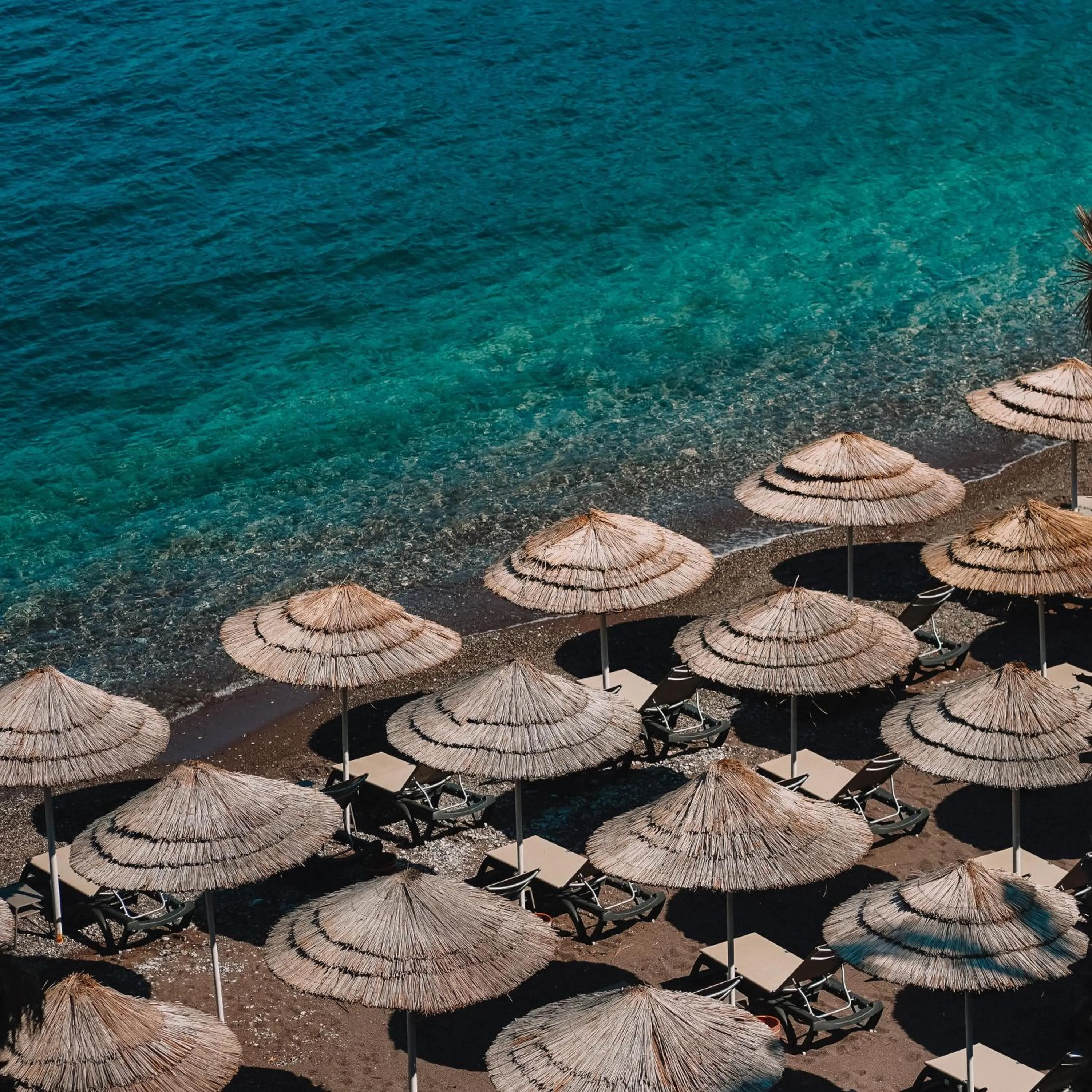 Beach in Pilos Suites