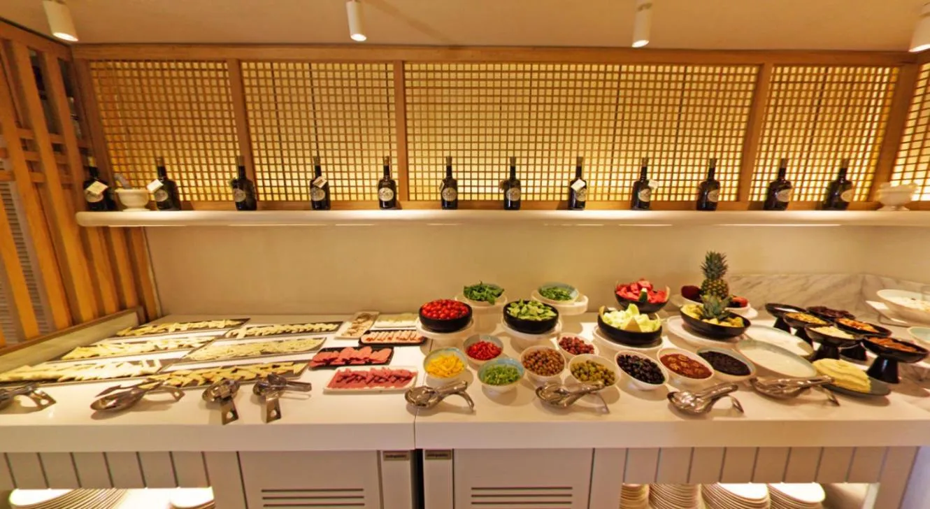 Buffet breakfast in Pilos Suites