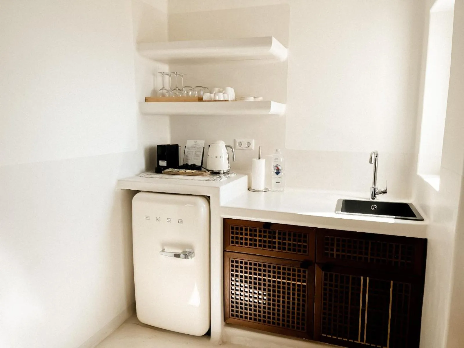 kitchen in Pilos Suites