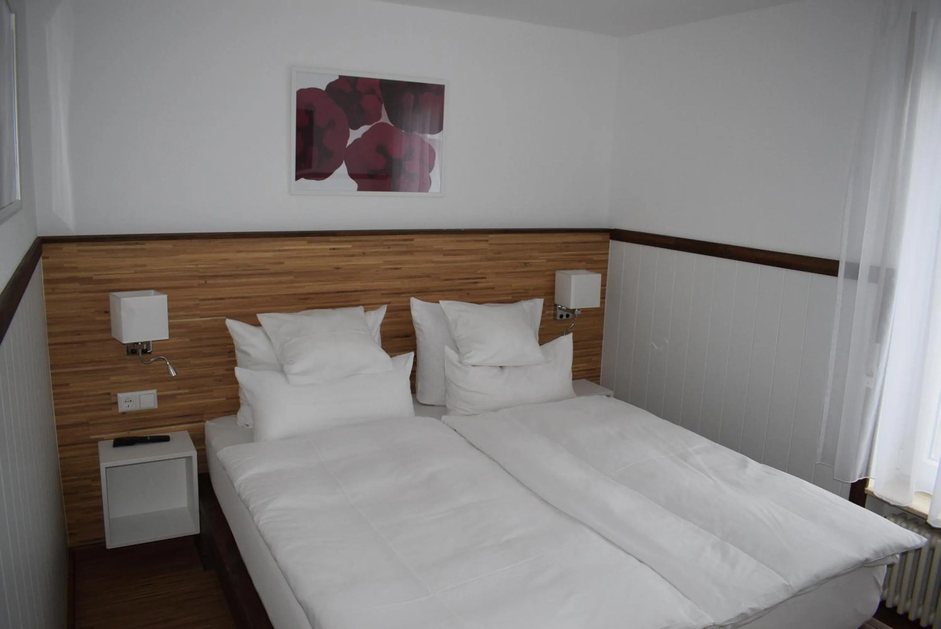 Bed in Apartments mit Klimaanlage am Neckarufer, Schöne Aussicht