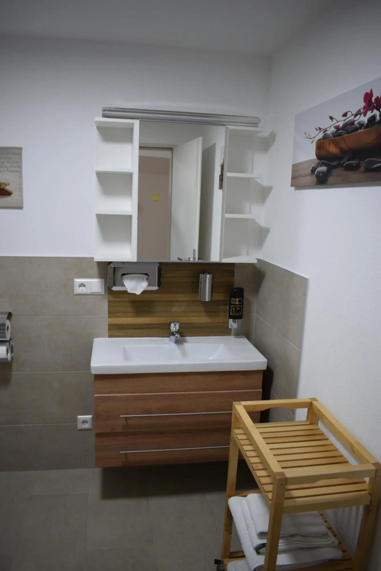 Bathroom in Apartments mit Klimaanlage am Neckarufer, Schöne Aussicht