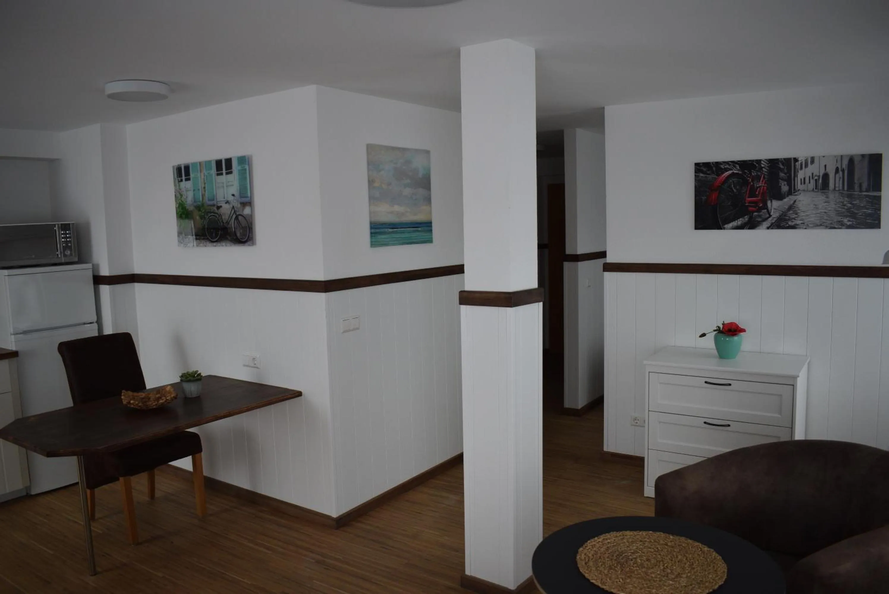 Living room in Apartments mit Klimaanlage am Neckarufer, Schöne Aussicht