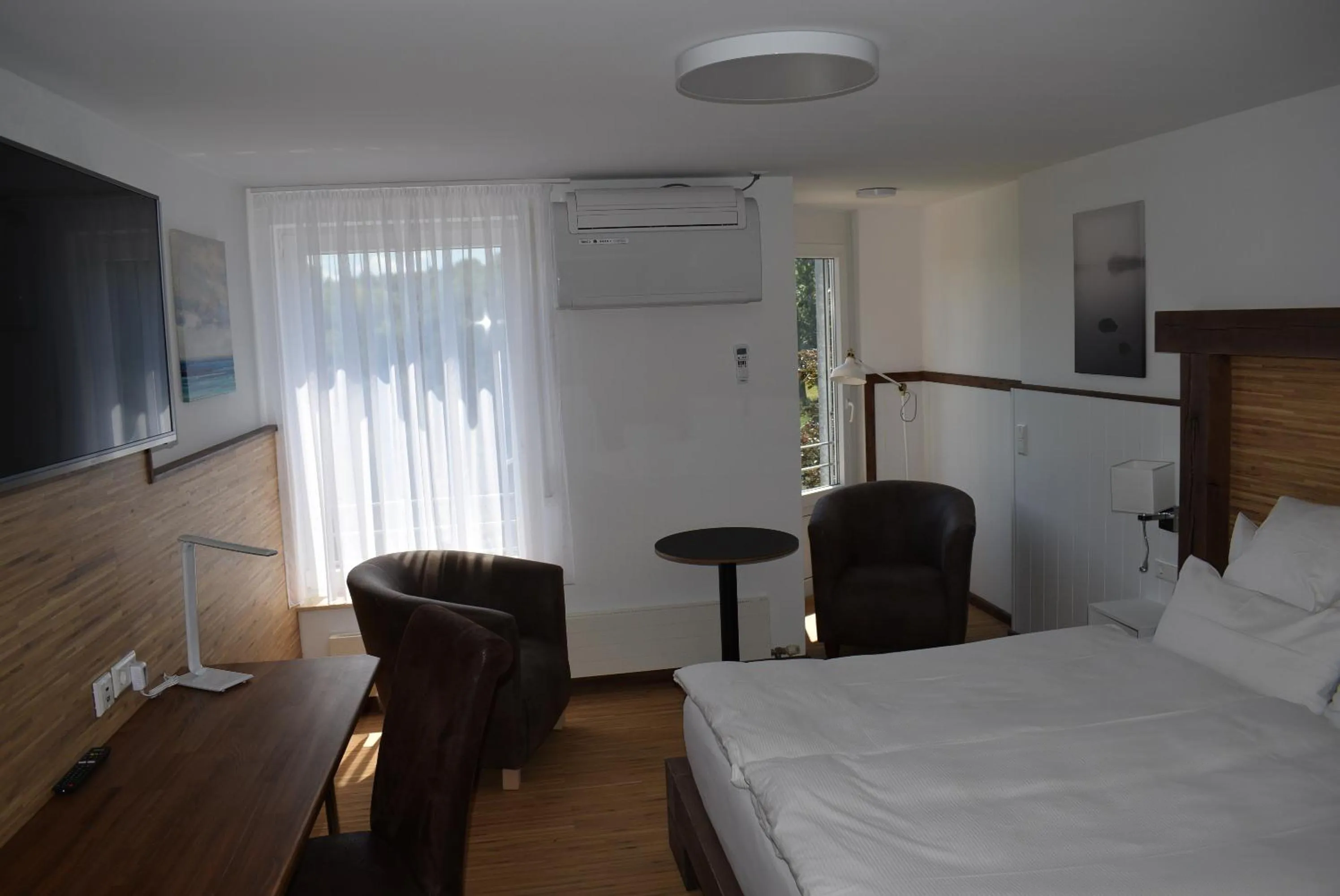 Photo of the whole room, Bed in Apartments mit Klimaanlage am Neckarufer, Schöne Aussicht