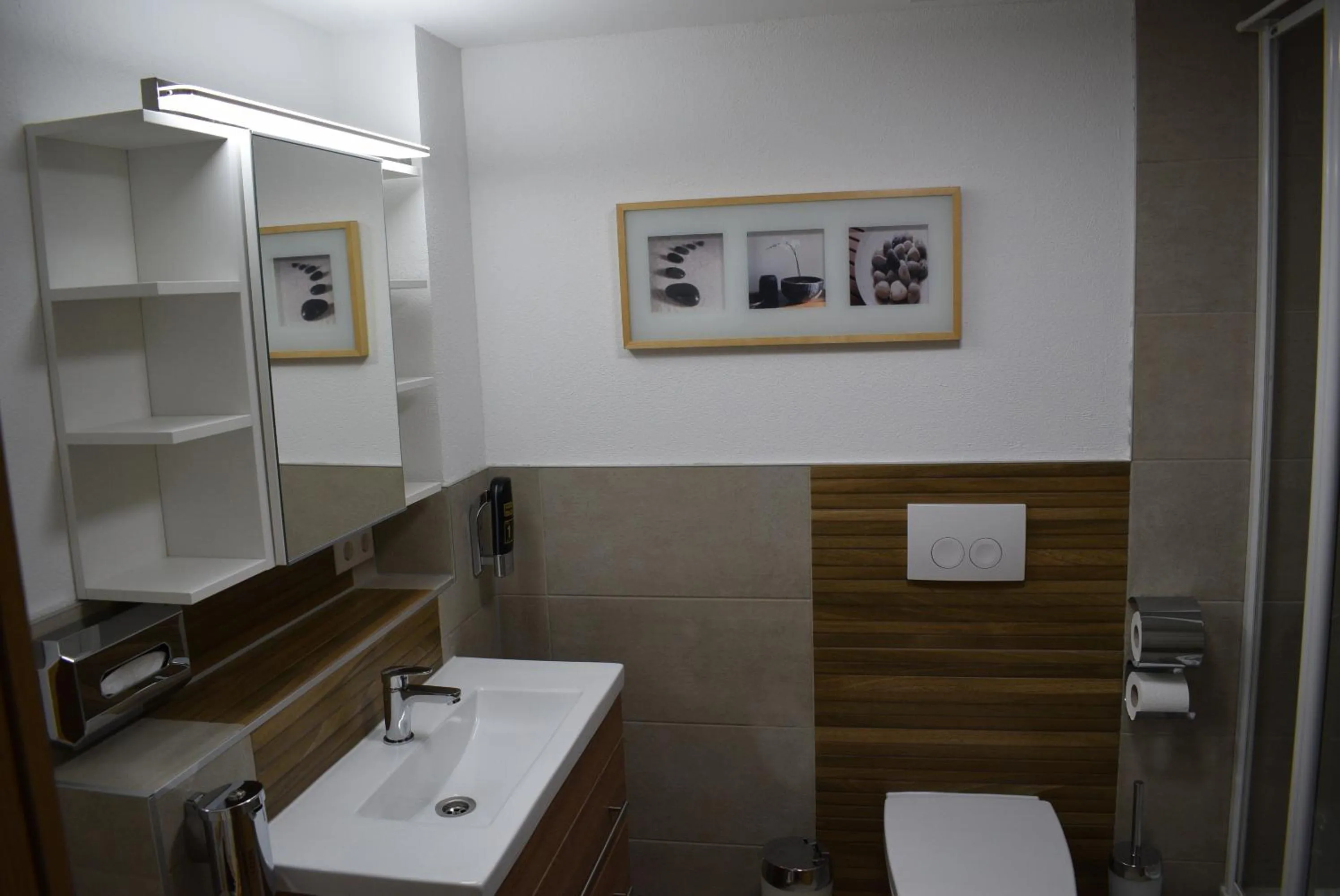 Bathroom in Apartments mit Klimaanlage am Neckarufer, Schöne Aussicht