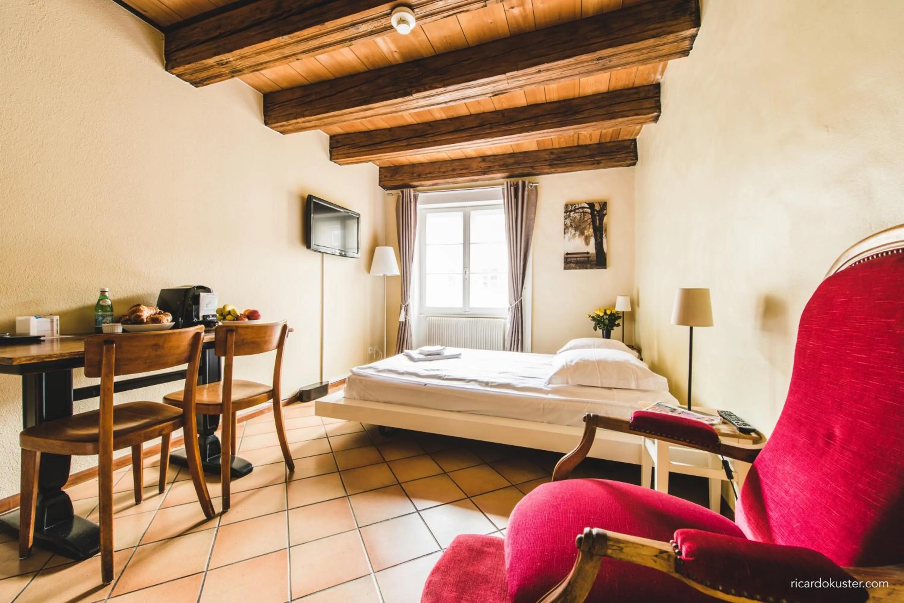 Bed in Aux chambres du Banneret