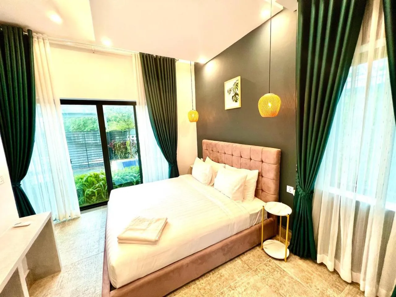 Bed in Raing Phnom Bungalow