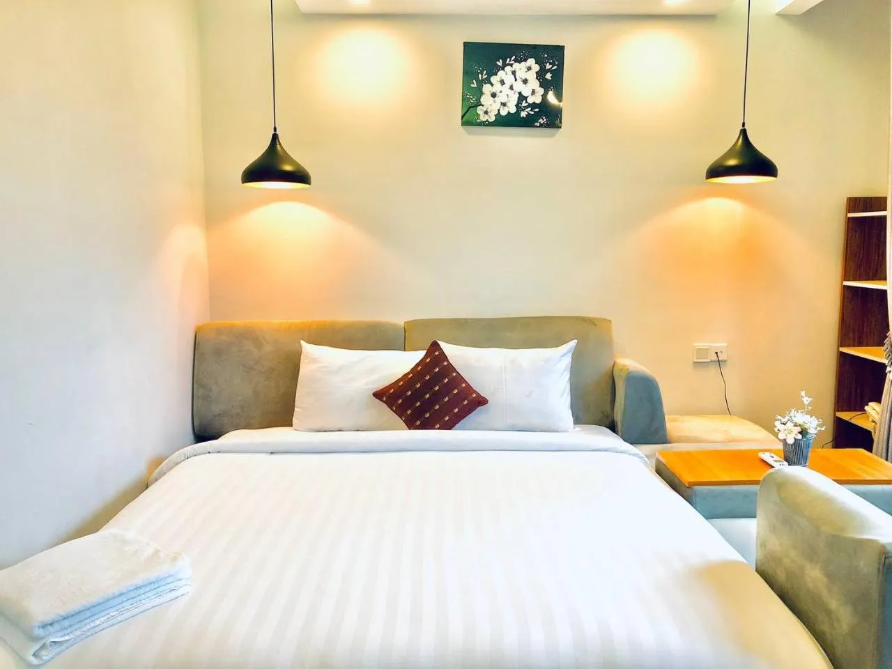 Bed in Raing Phnom Bungalow