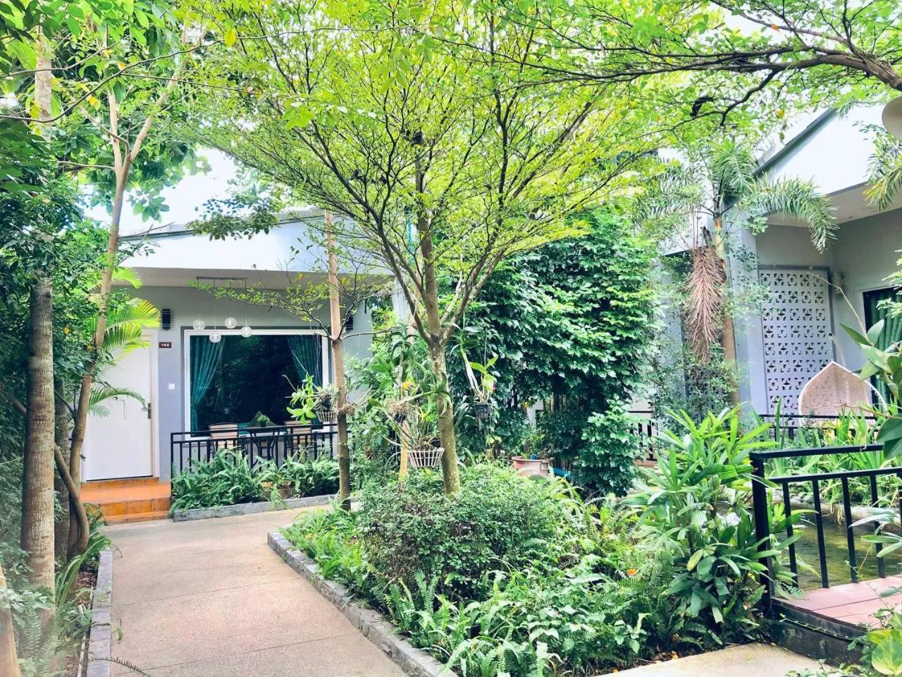 Property building in Raing Phnom Bungalow