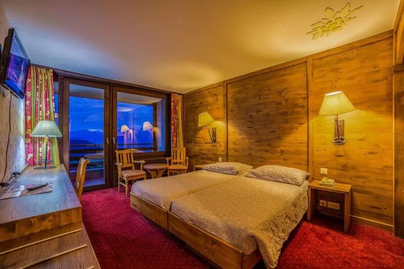 Photo of the whole room, Bed in Hotel Central Résidence