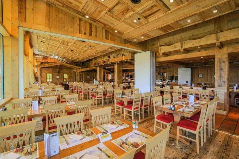 Restaurant/places to eat in Hotel Central Résidence