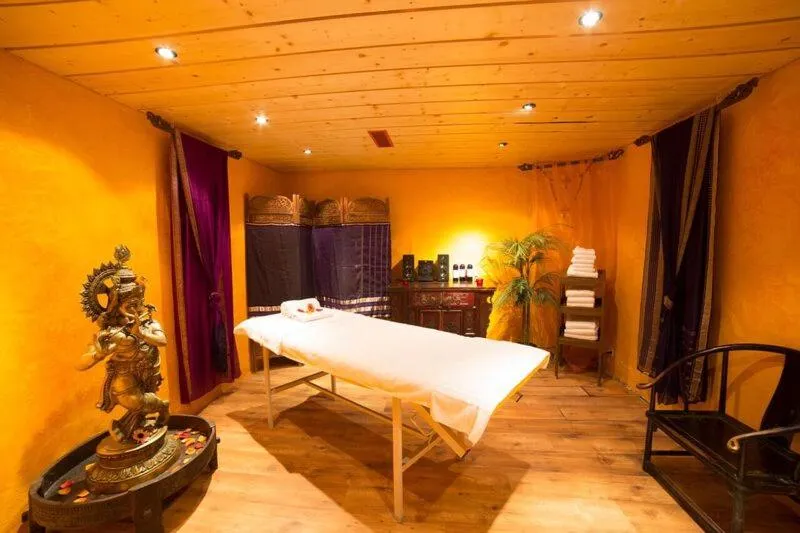 Massage in Hotel Central Résidence