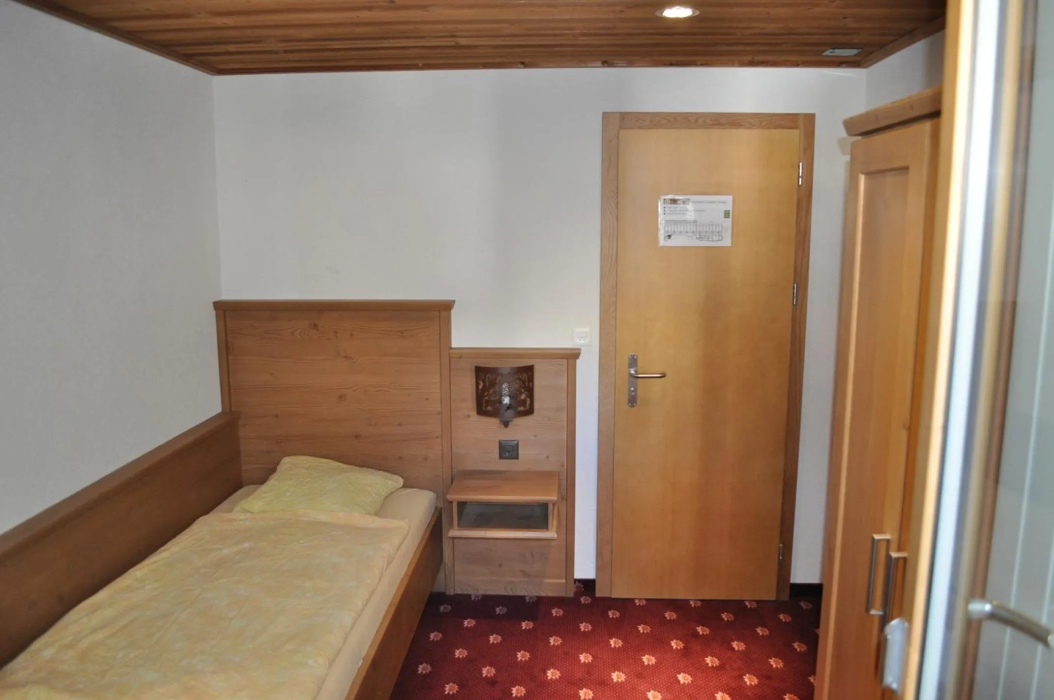 Photo of the whole room, Bed in Hotel Central Résidence