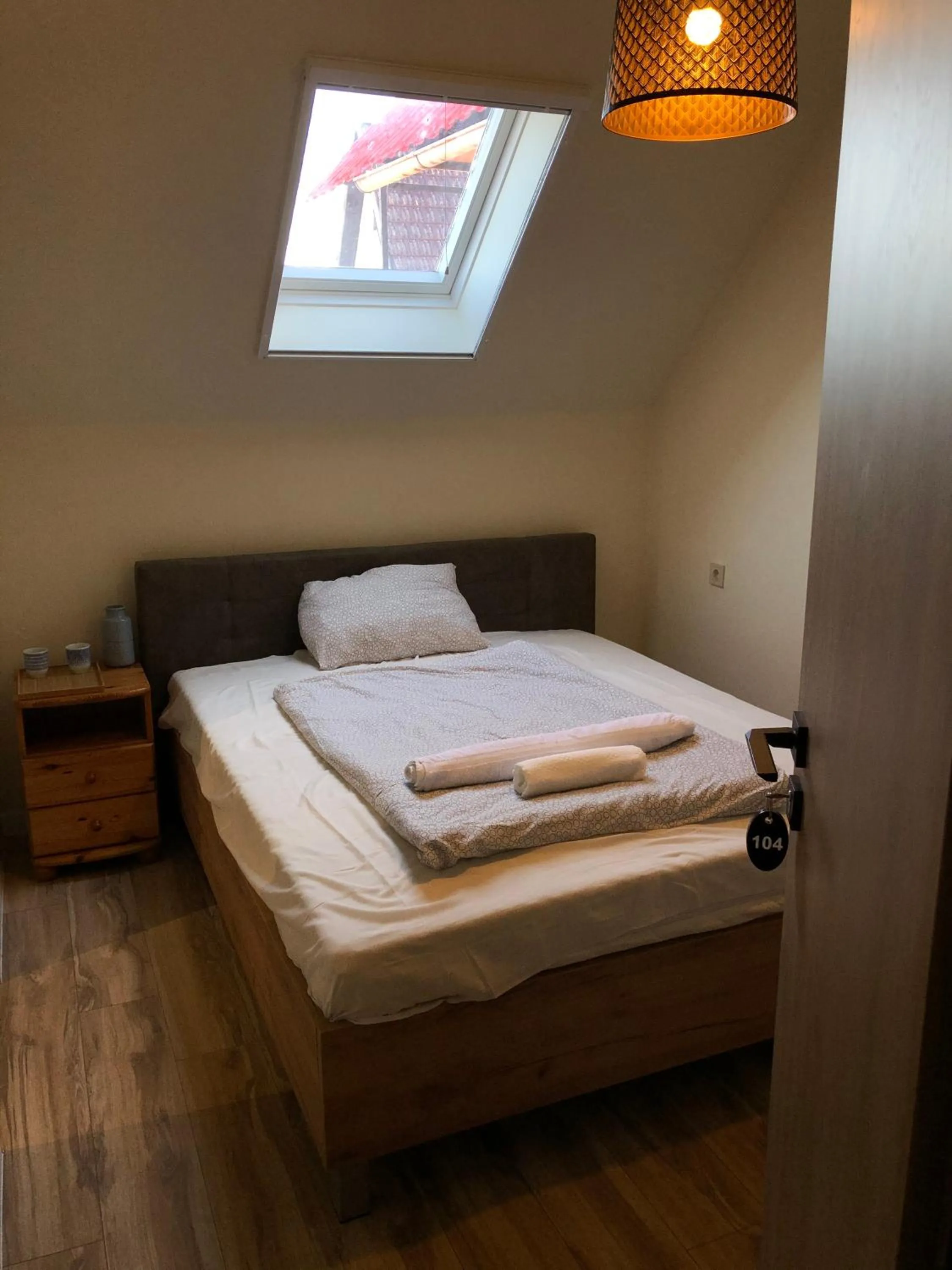 Bed in Székely Fogadó Self Check In Hotel Guesthouse