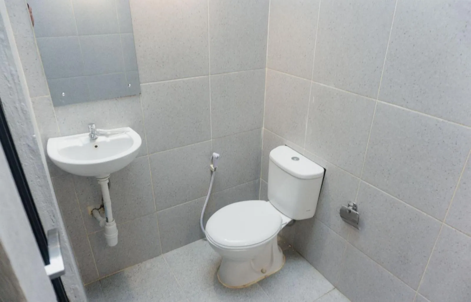 Bathroom in Escotel Tempekan Guest House