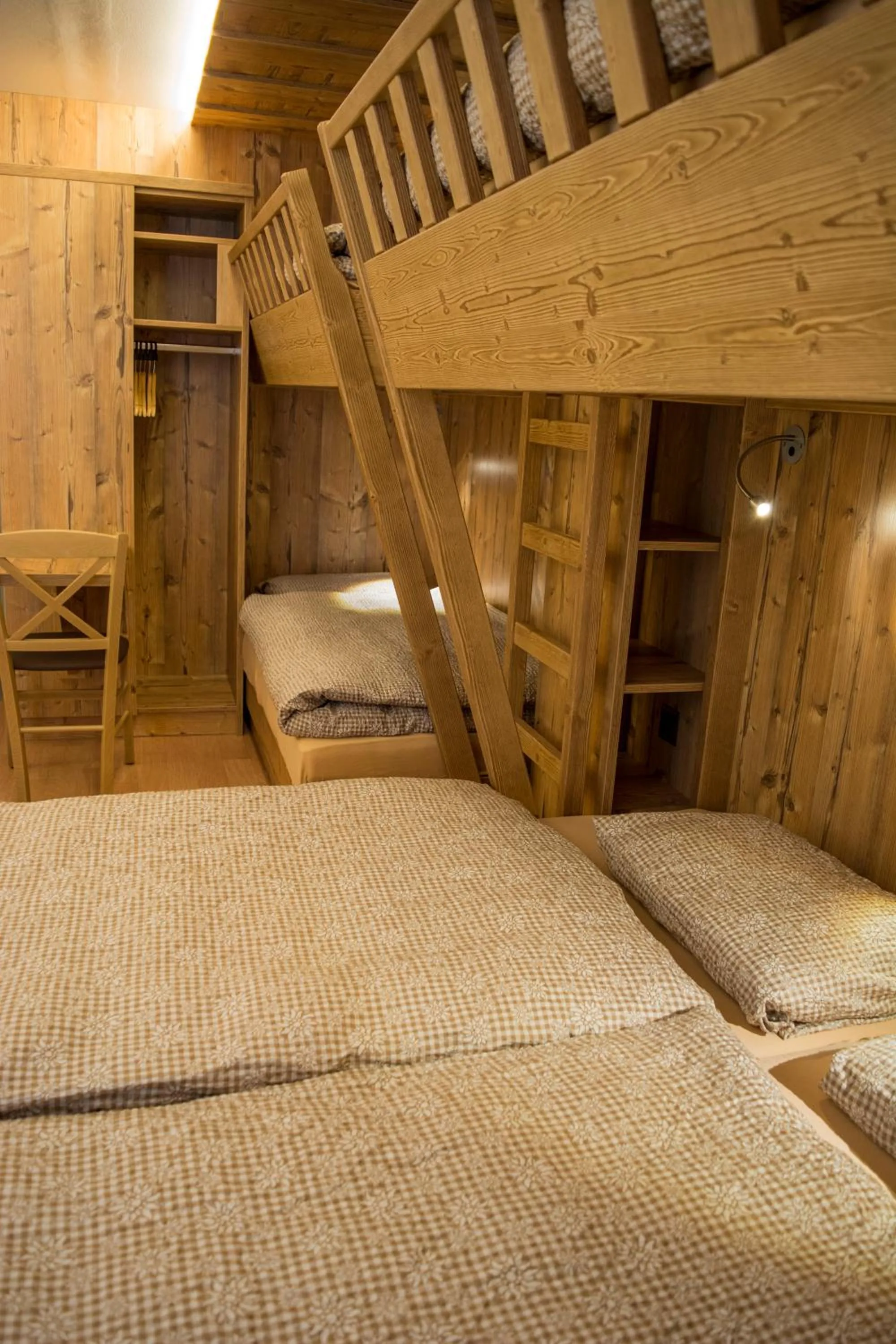 Bedroom, Bed in Alpine Classic Hotel
