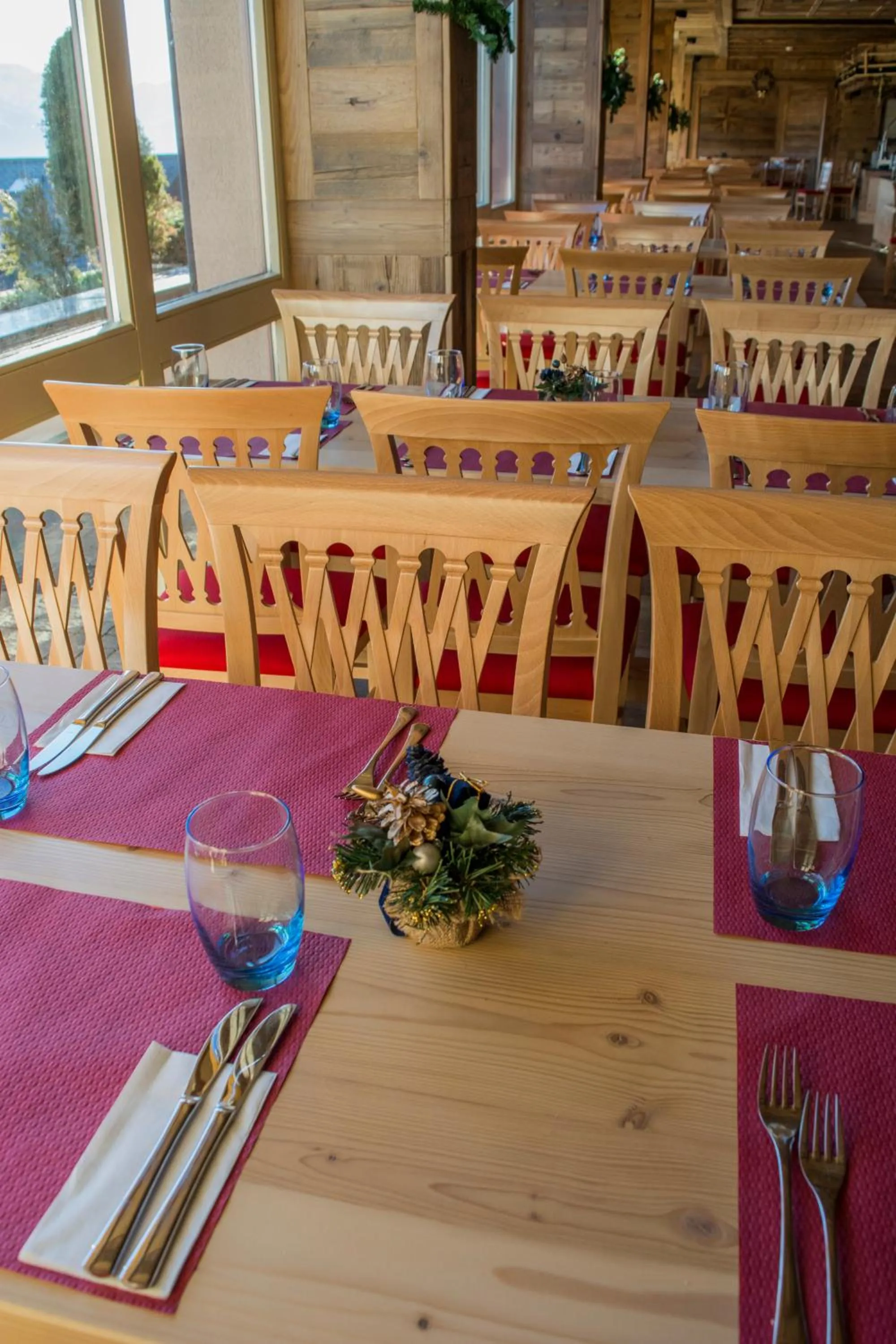 Restaurant/places to eat in Alpine Classic Hotel