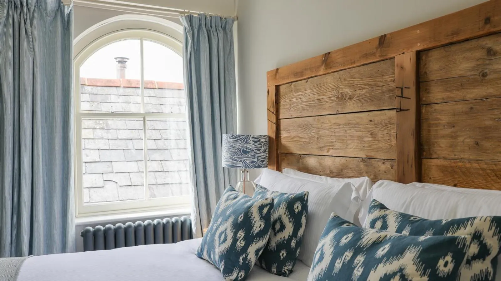 Bed in The Bear Hotel