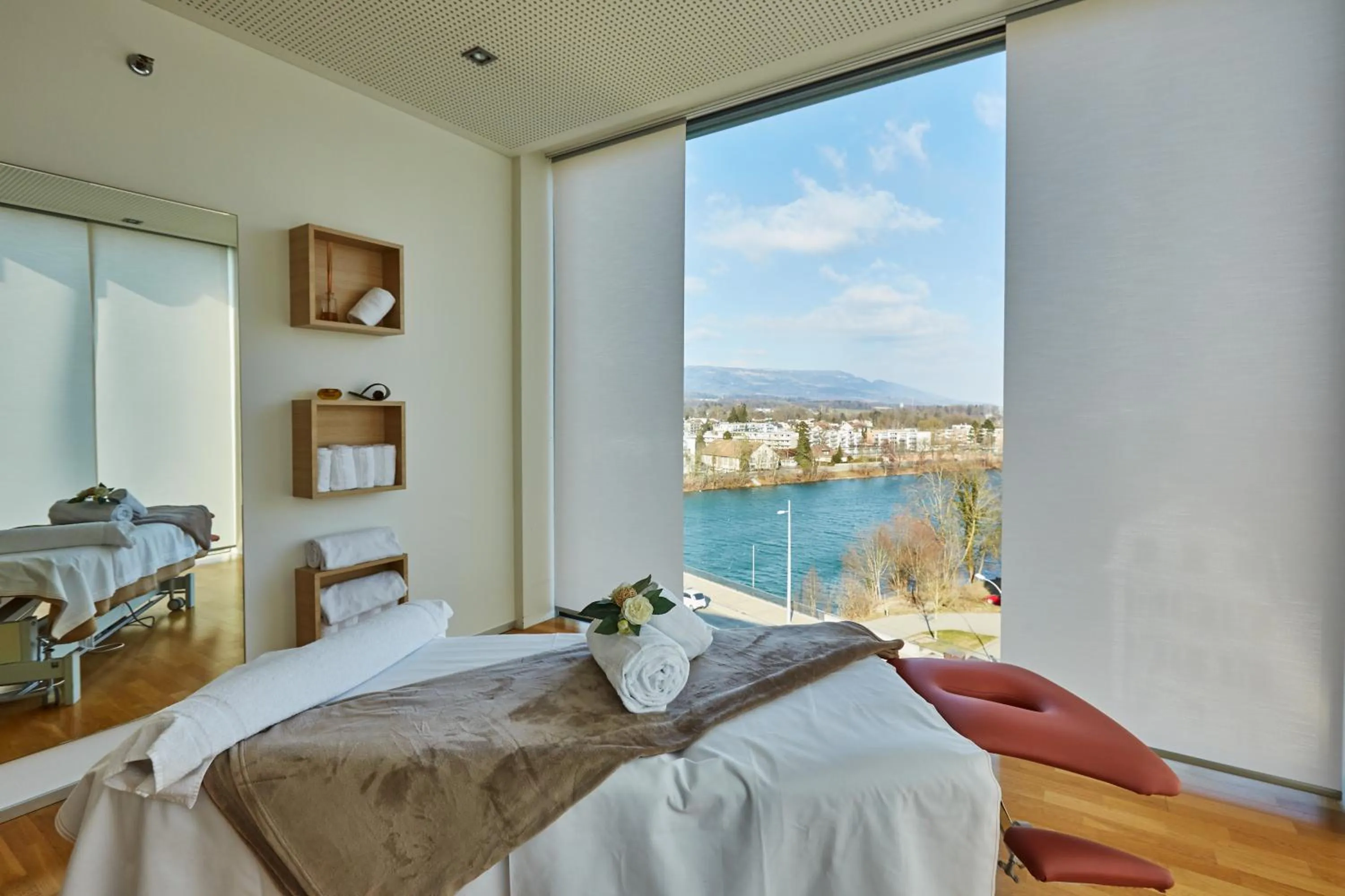 Massage, Bed in H4 Hotel Solothurn