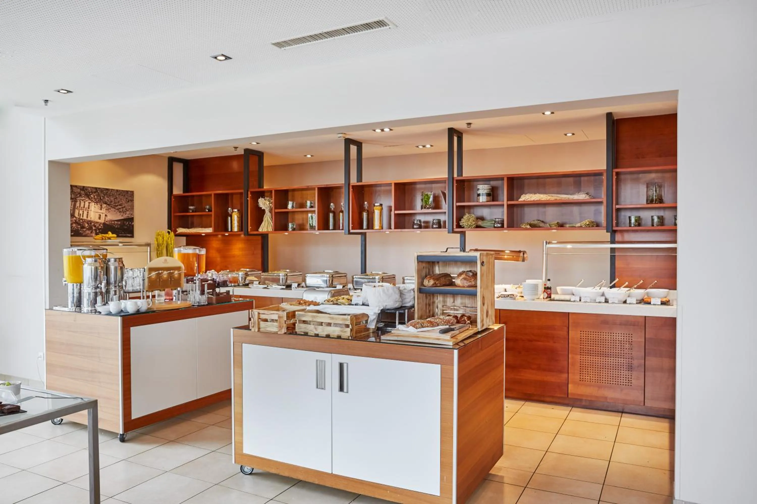 Restaurant/places to eat in H4 Hotel Solothurn