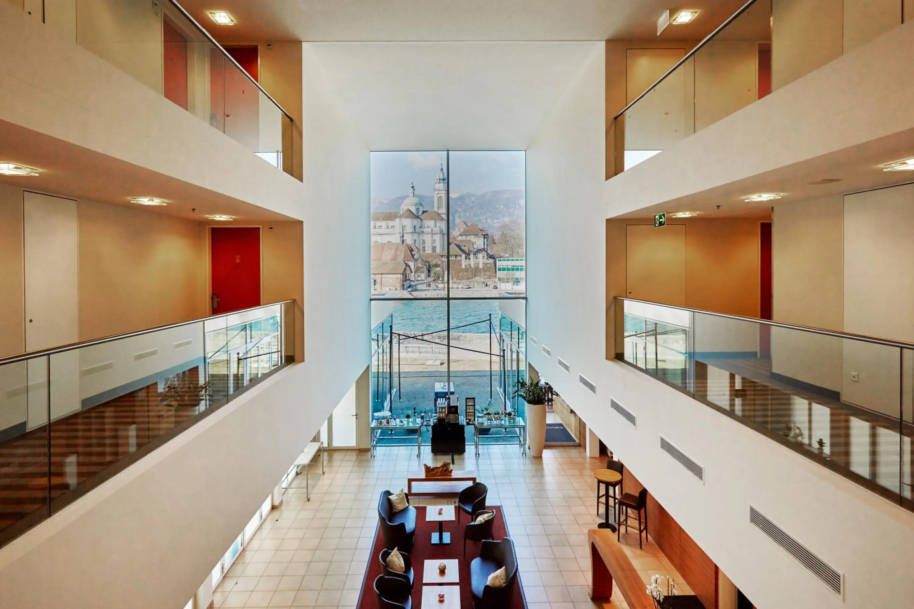 Lobby or reception in H4 Hotel Solothurn