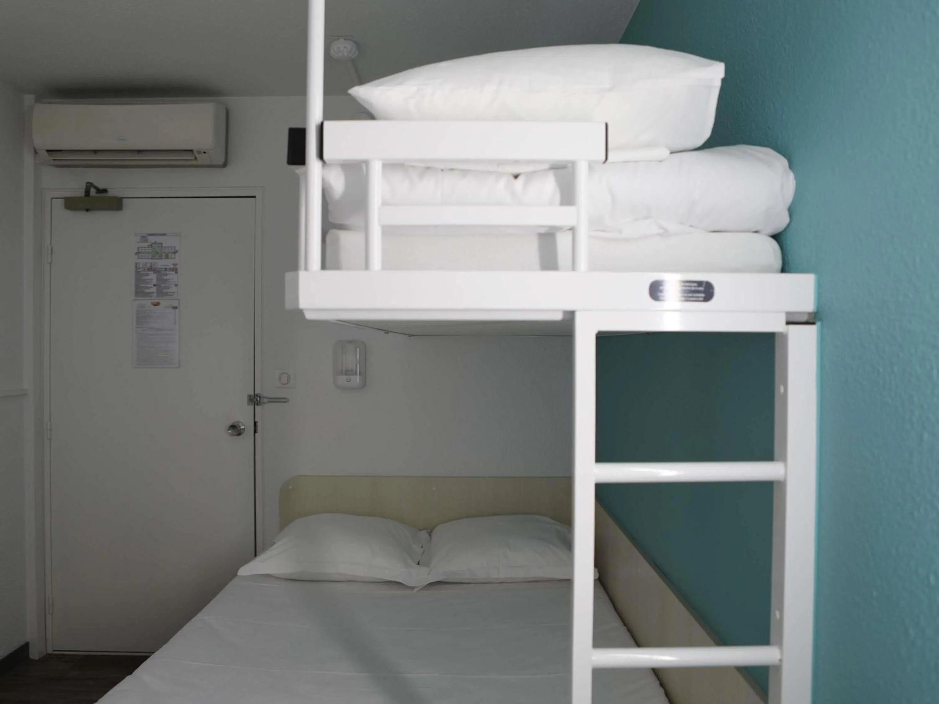 Bedroom, Bed in hotelF1 Orange Centre Echangeur A7 A9