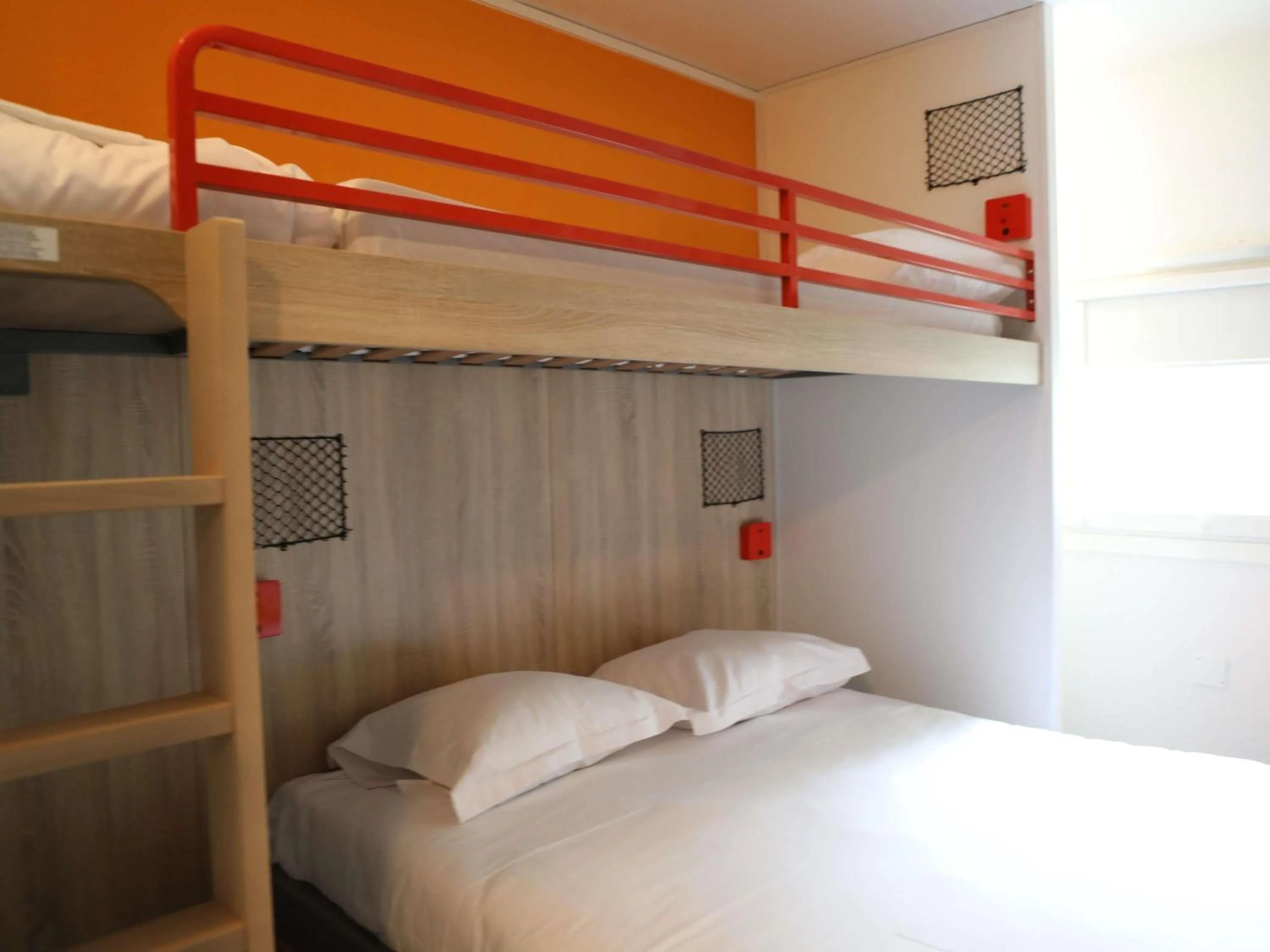 Bedroom, Bed in hotelF1 Orange Centre Echangeur A7 A9
