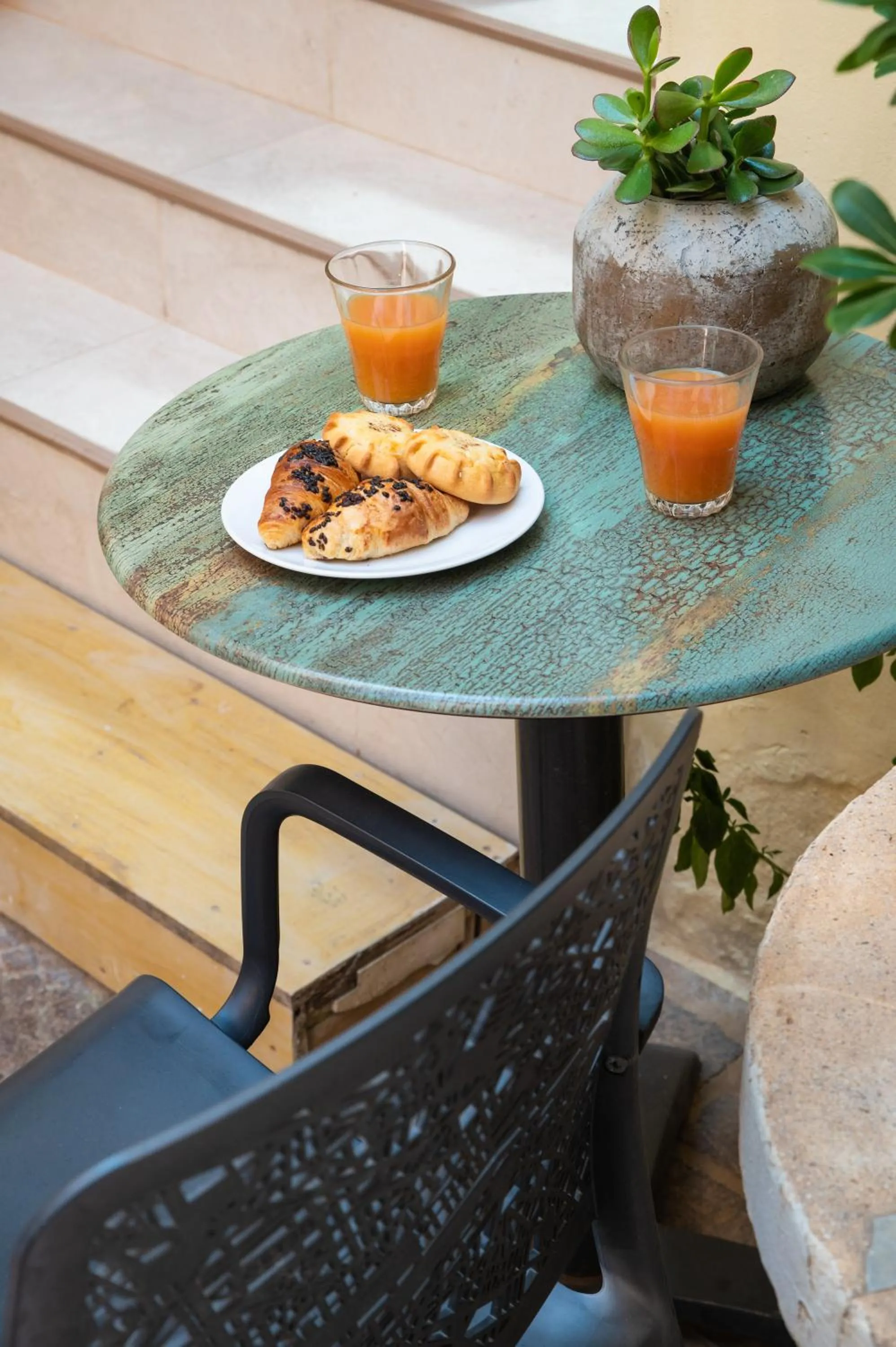 Food and drinks in Elia Portou Luxury Residence