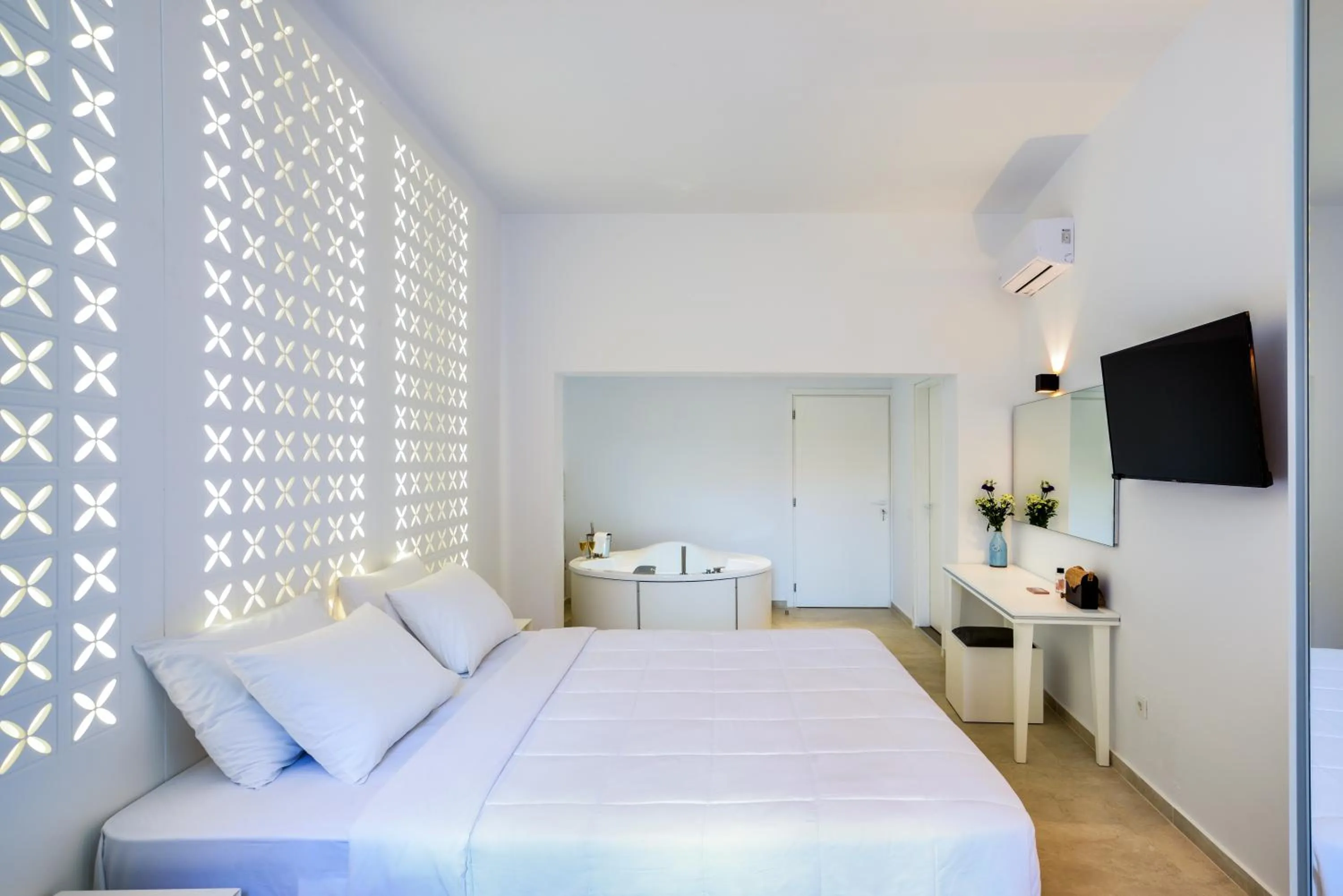 Bedroom, Bed in Elia Portou Luxury Residence