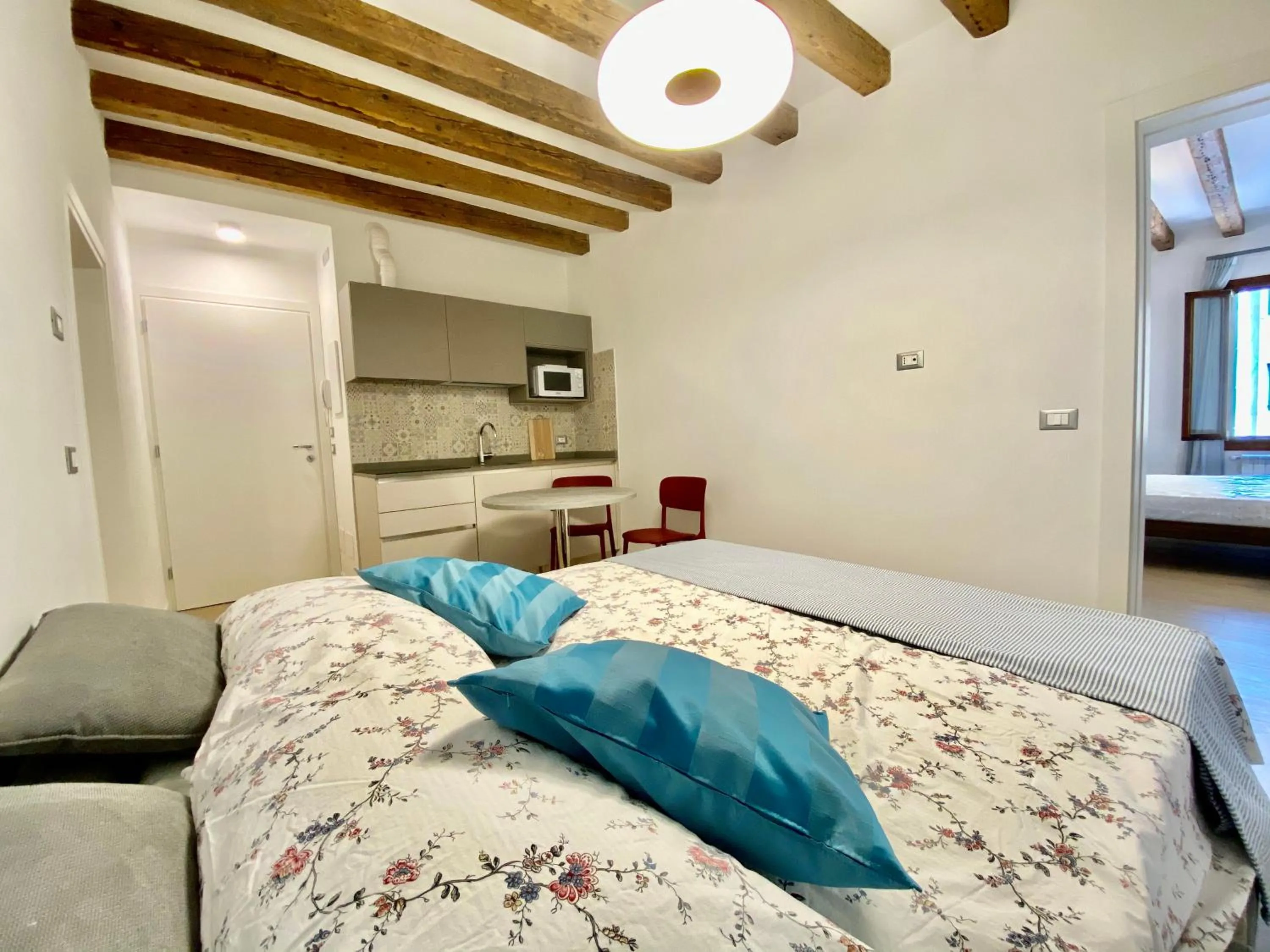 Bed in Suite House 4343 apartments