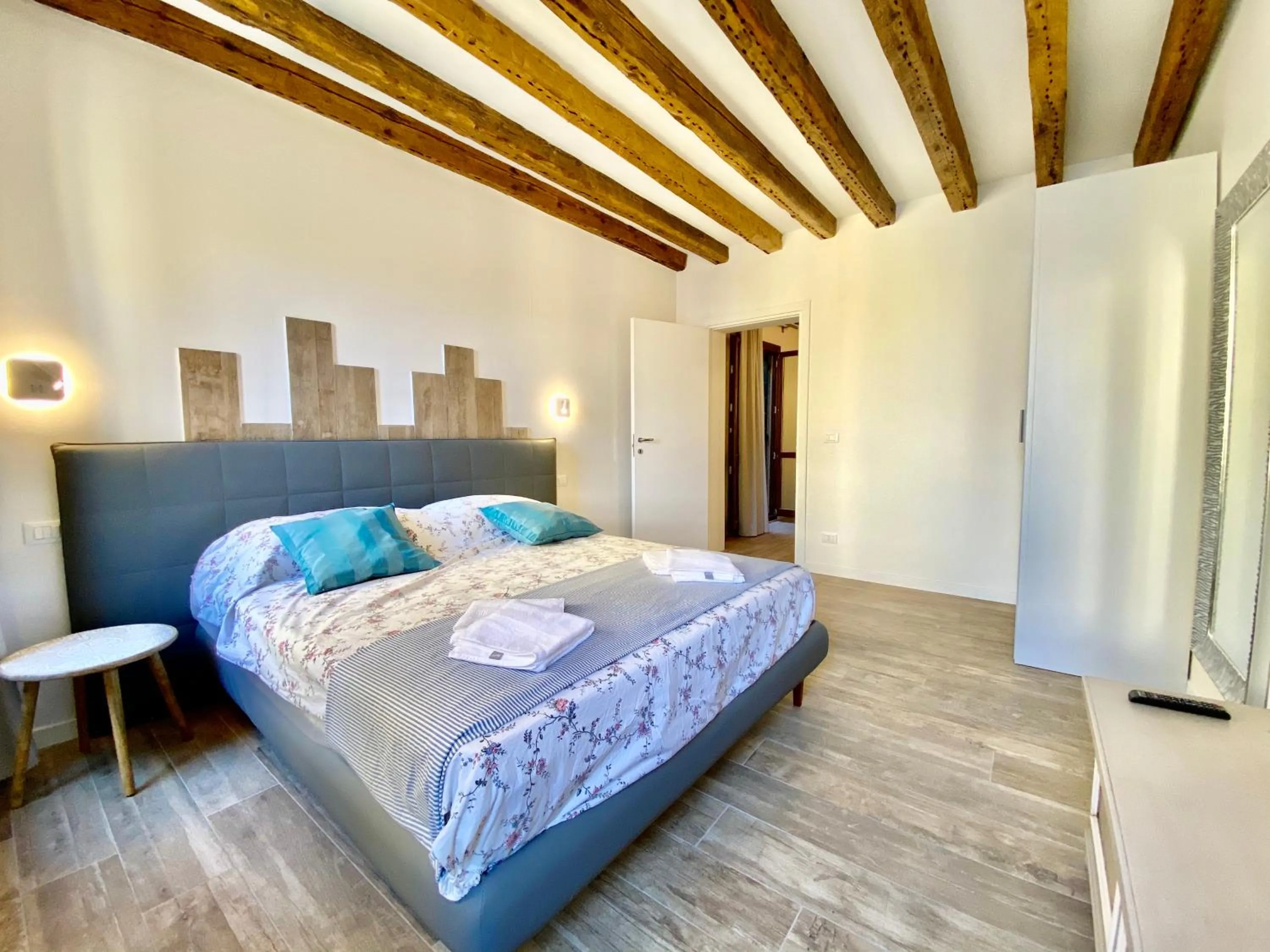 Bed in Suite House 4343 apartments
