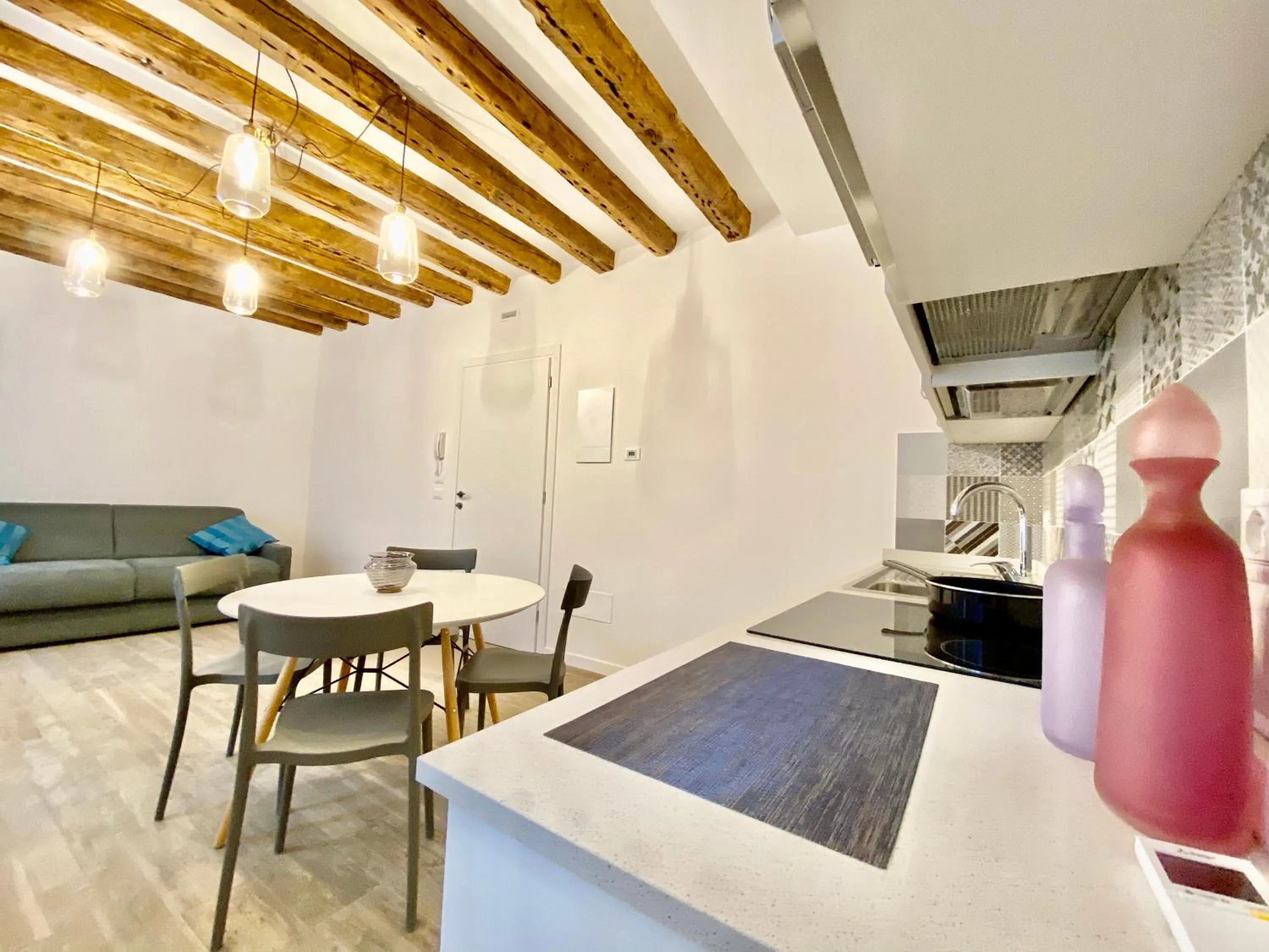 Suite House 4343 apartments