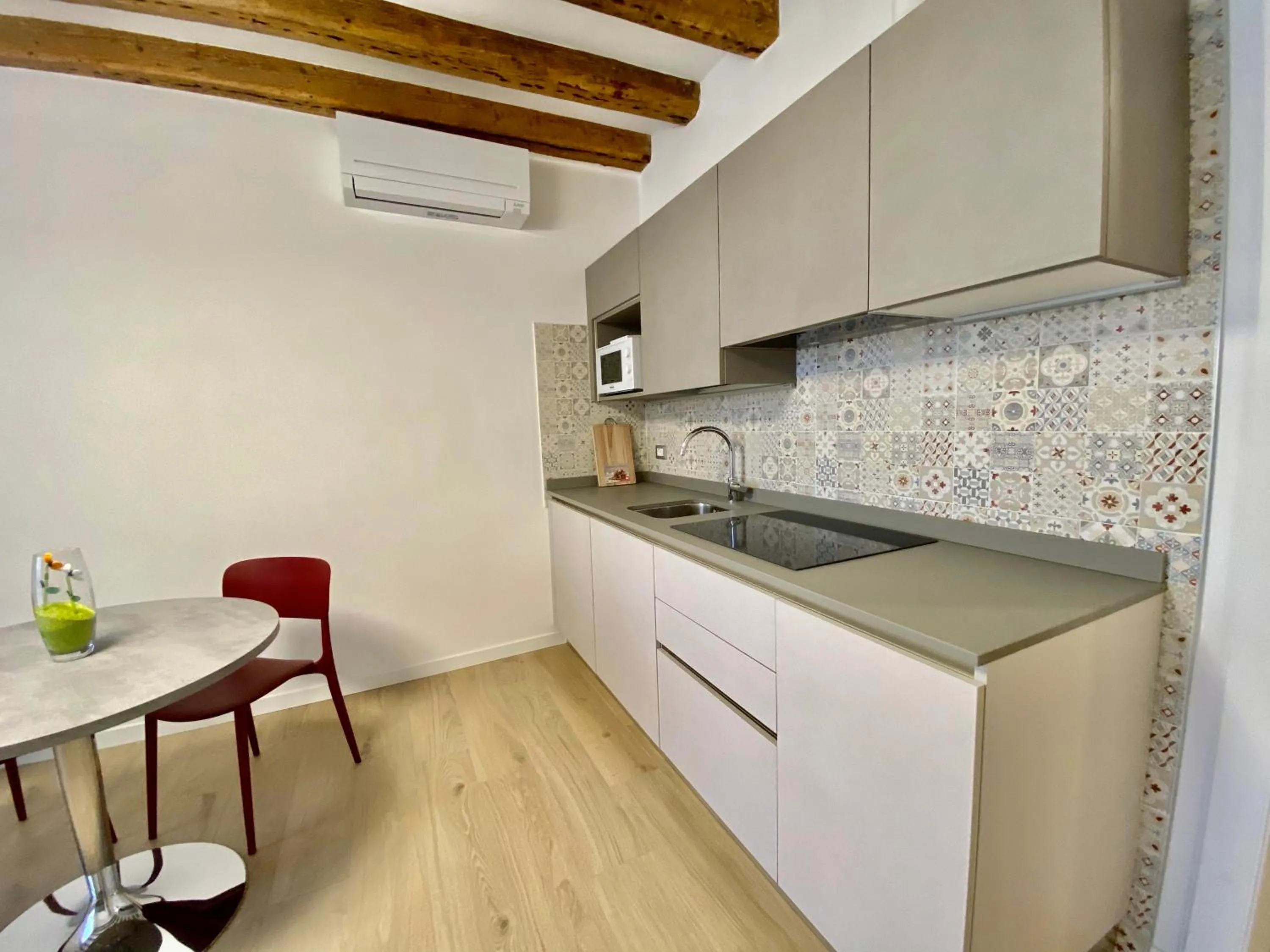 Suite House 4343 apartments