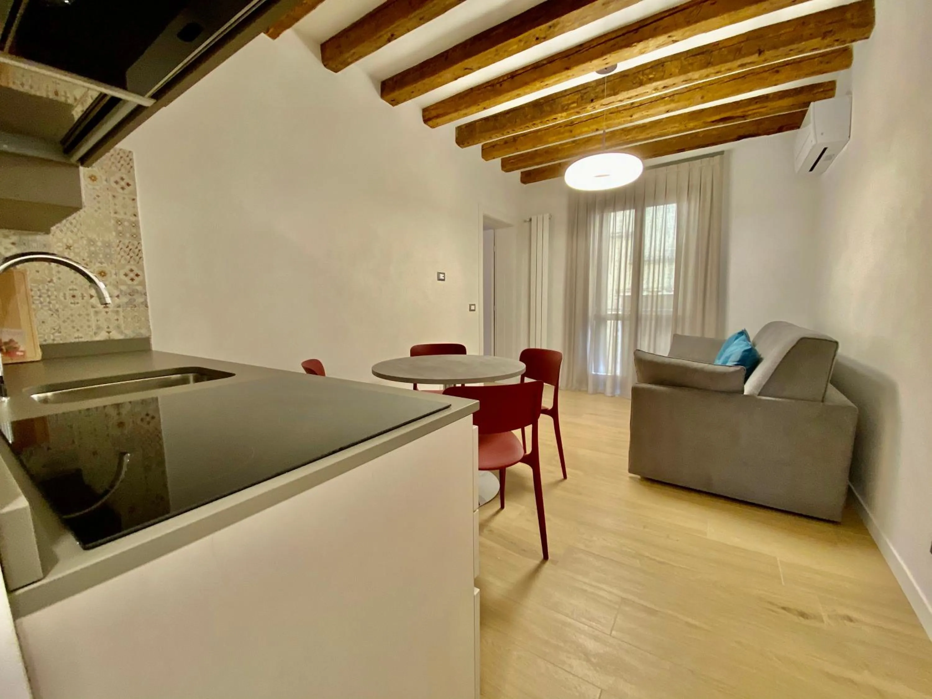 Suite House 4343 apartments
