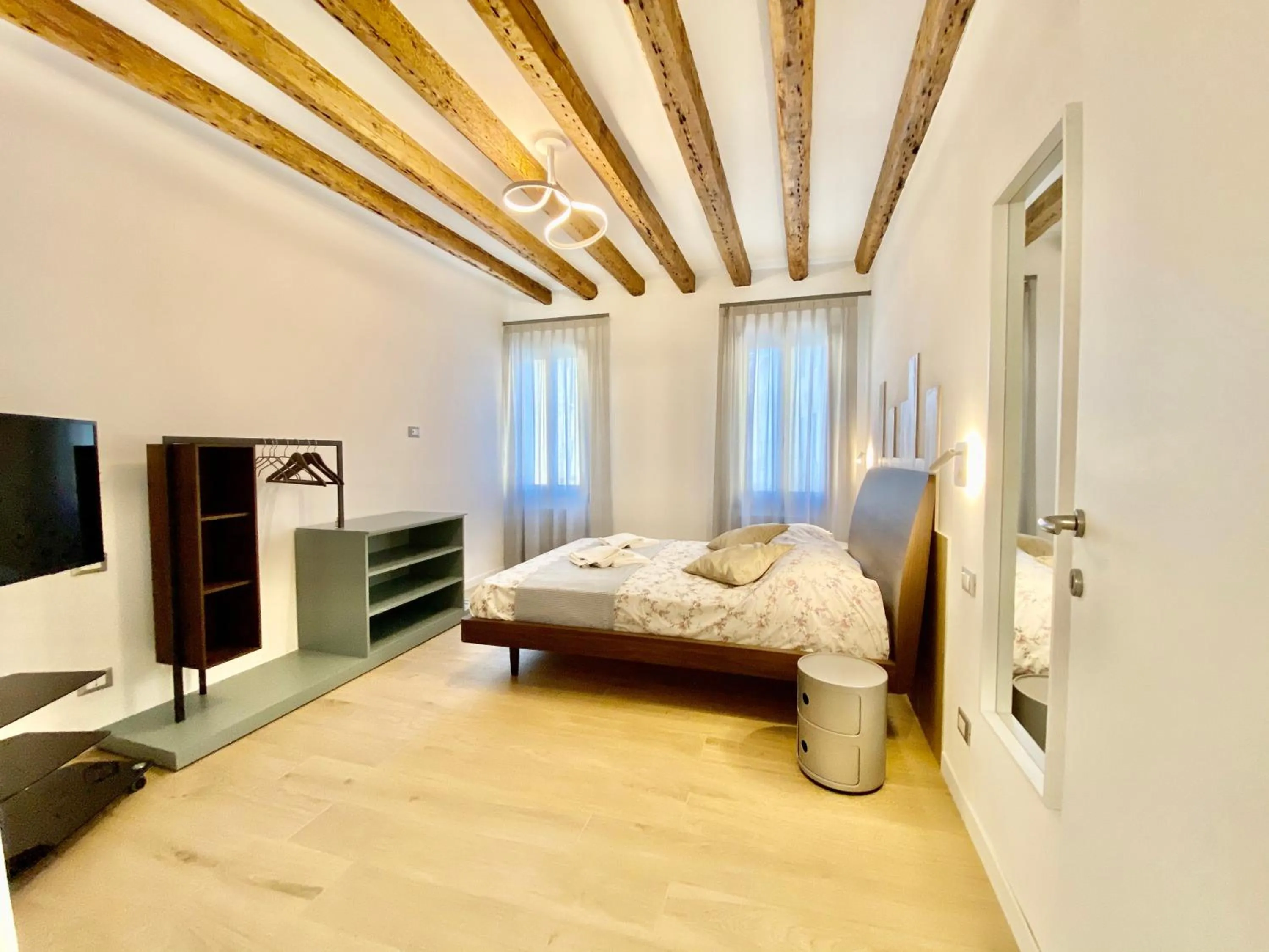 Bed in Suite House 4343 apartments