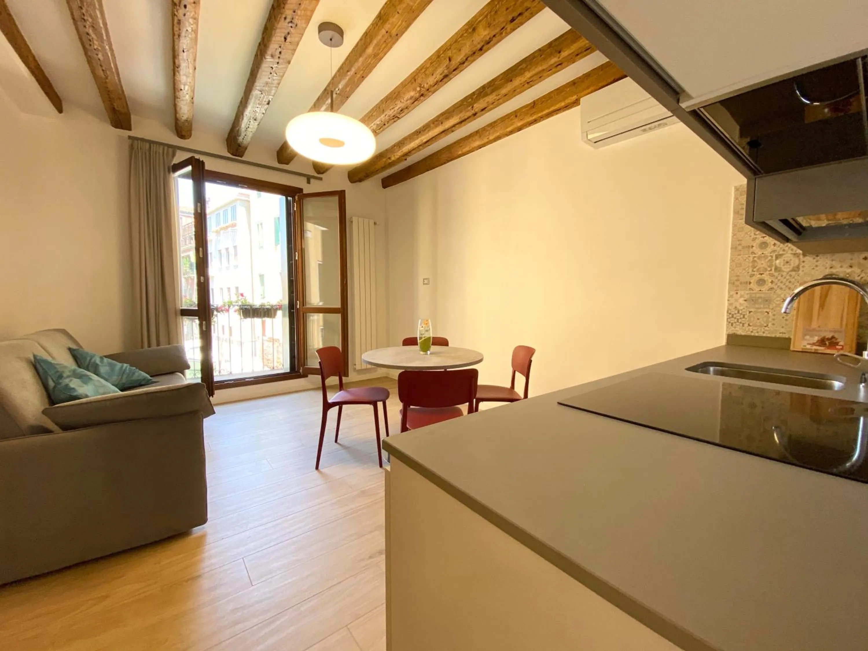 Suite House 4343 apartments