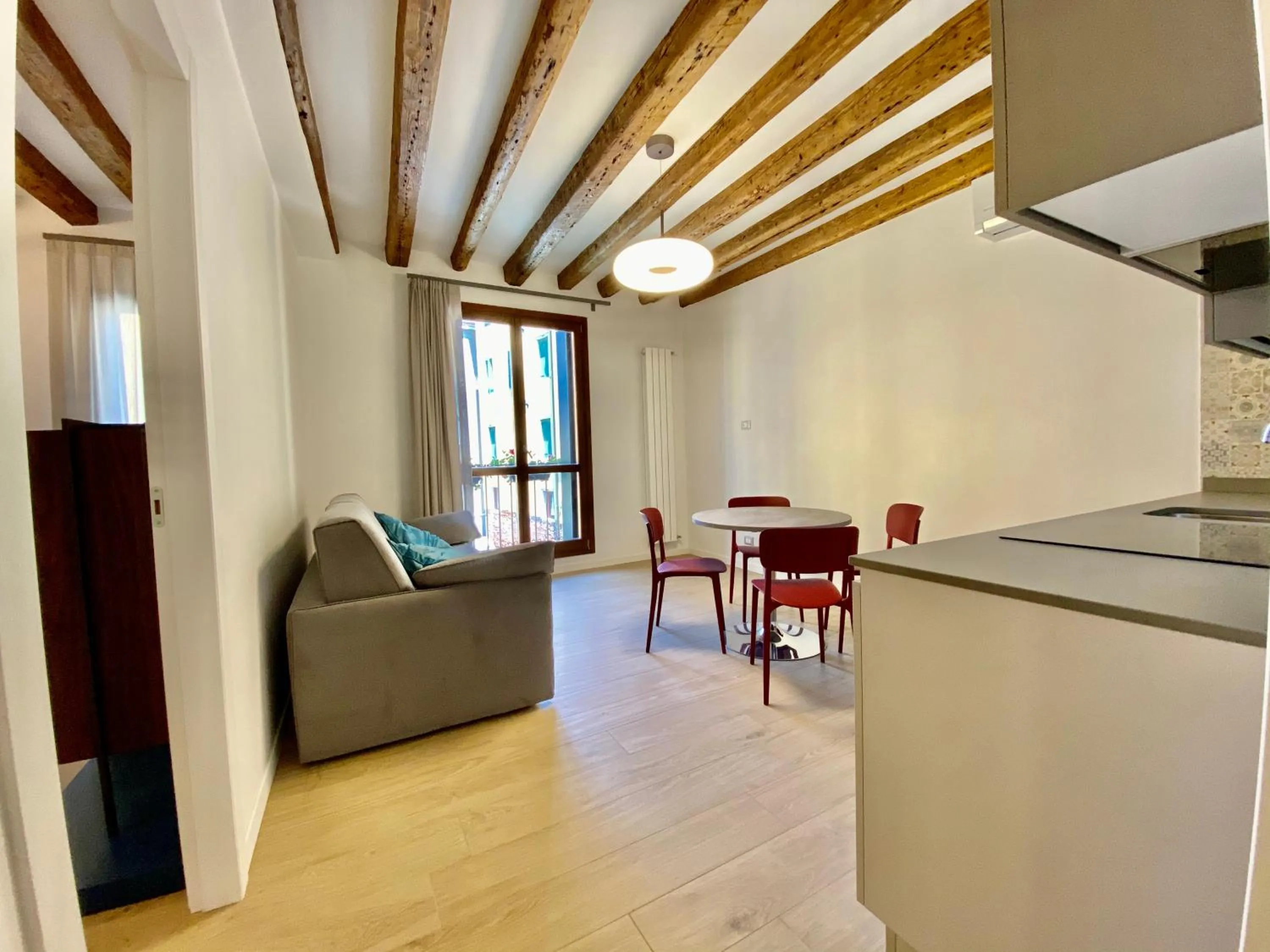 Living room in Suite House 4343 apartments