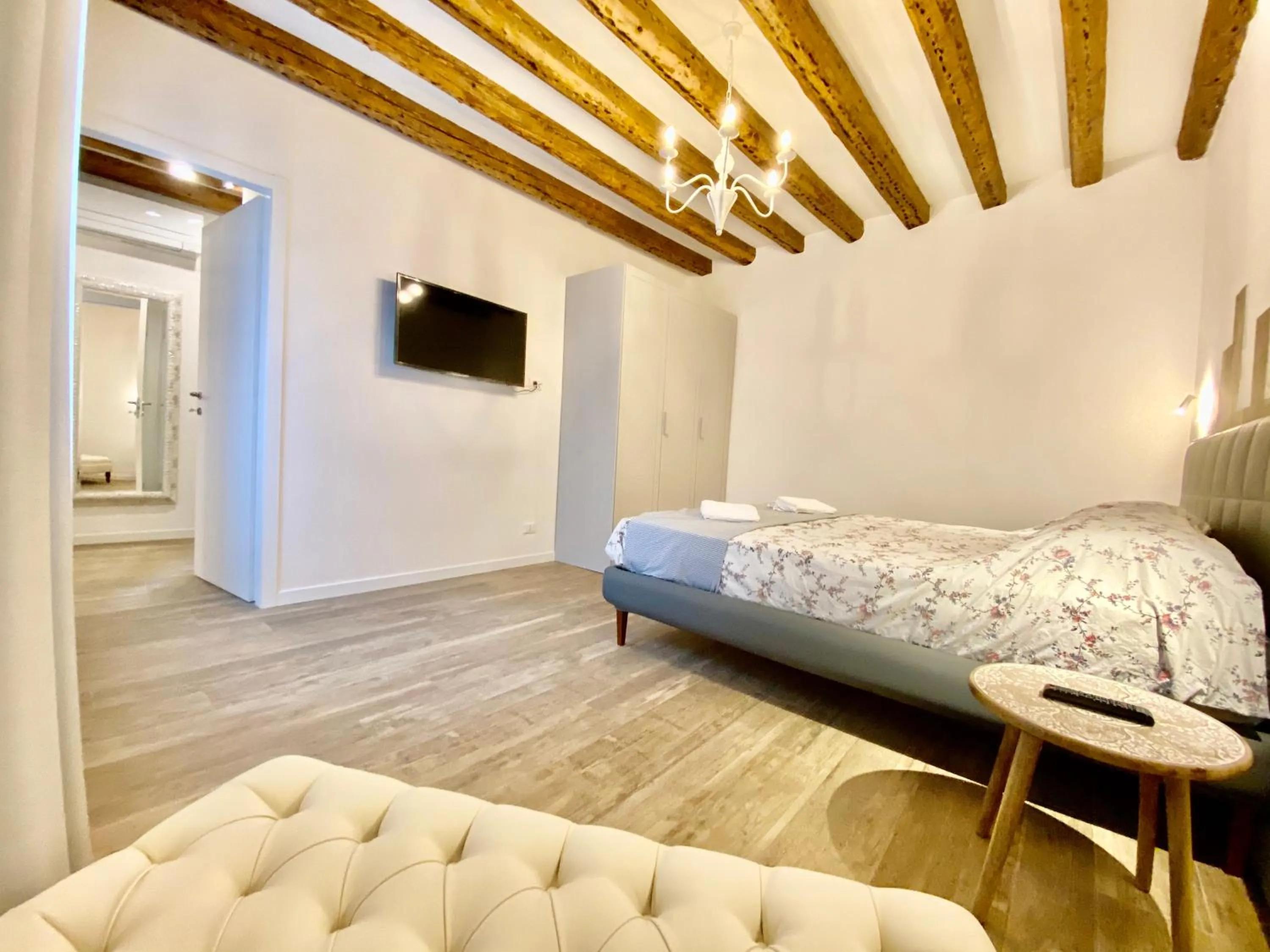 Bed in Suite House 4343 apartments