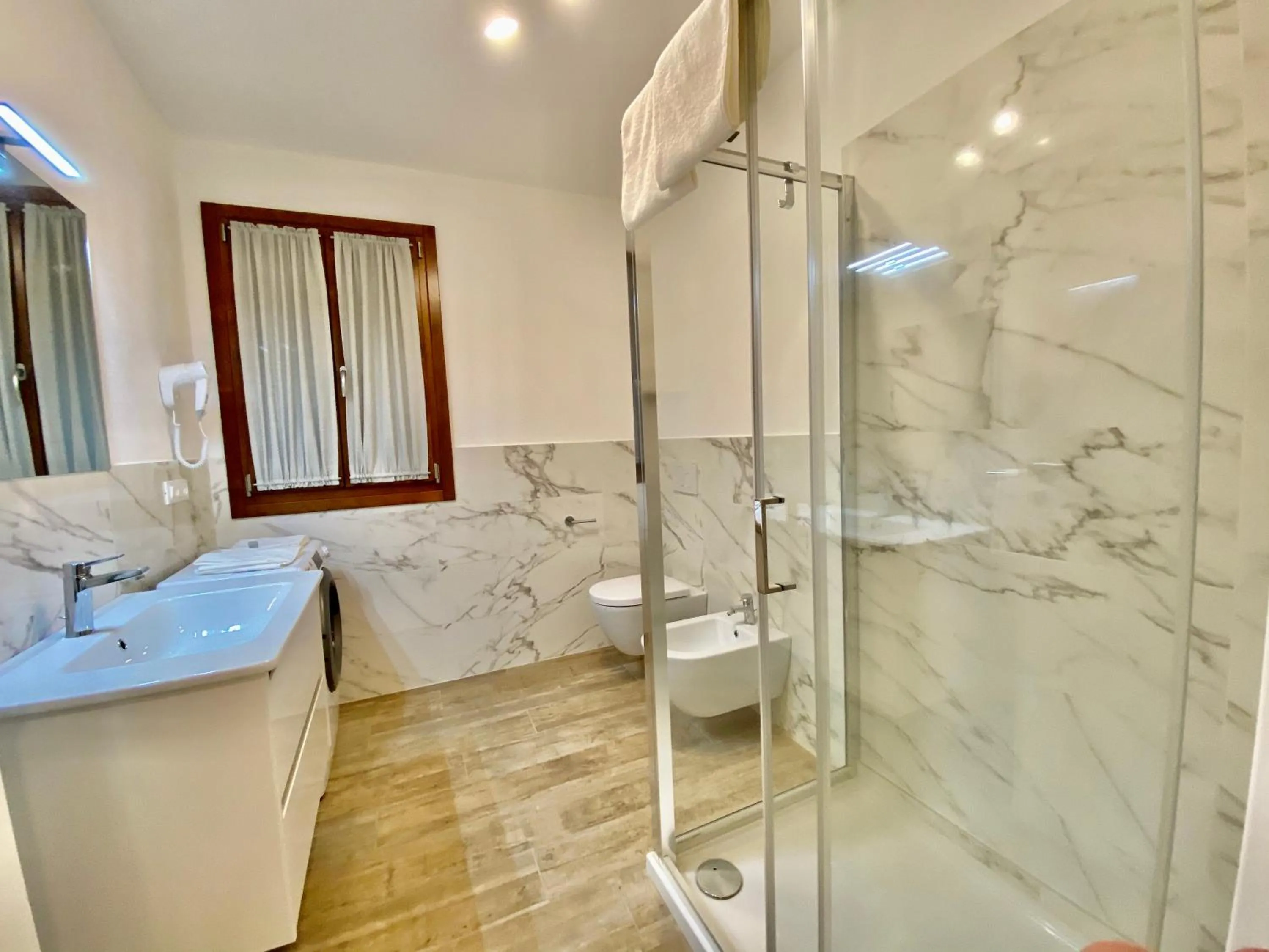 Shower in Suite House 4343 apartments