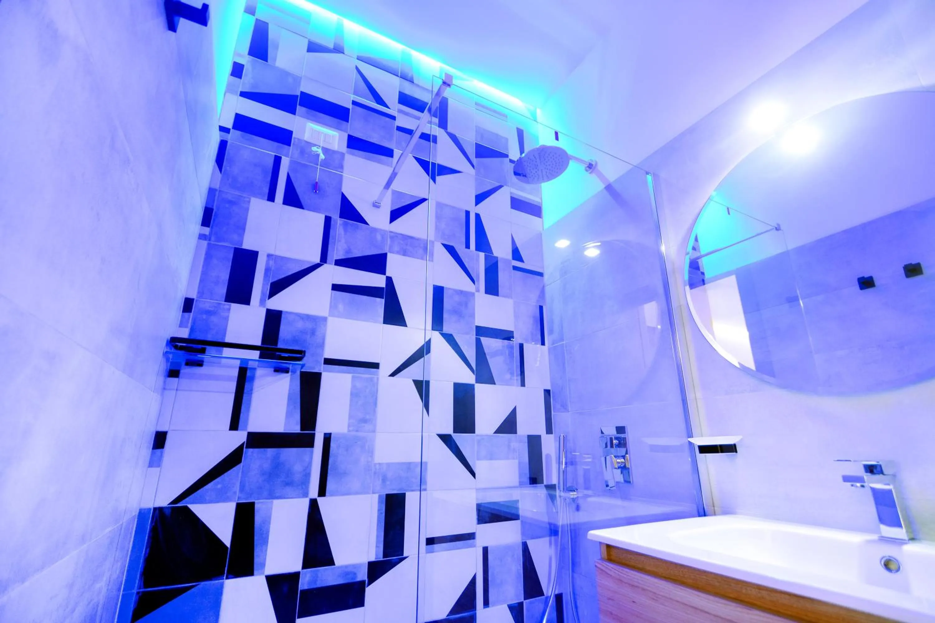 Shower in Sunset Home Sorrento