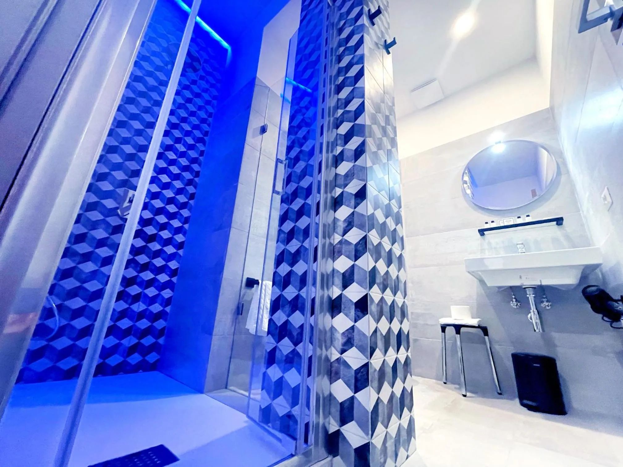 Shower in Sunset Home Sorrento