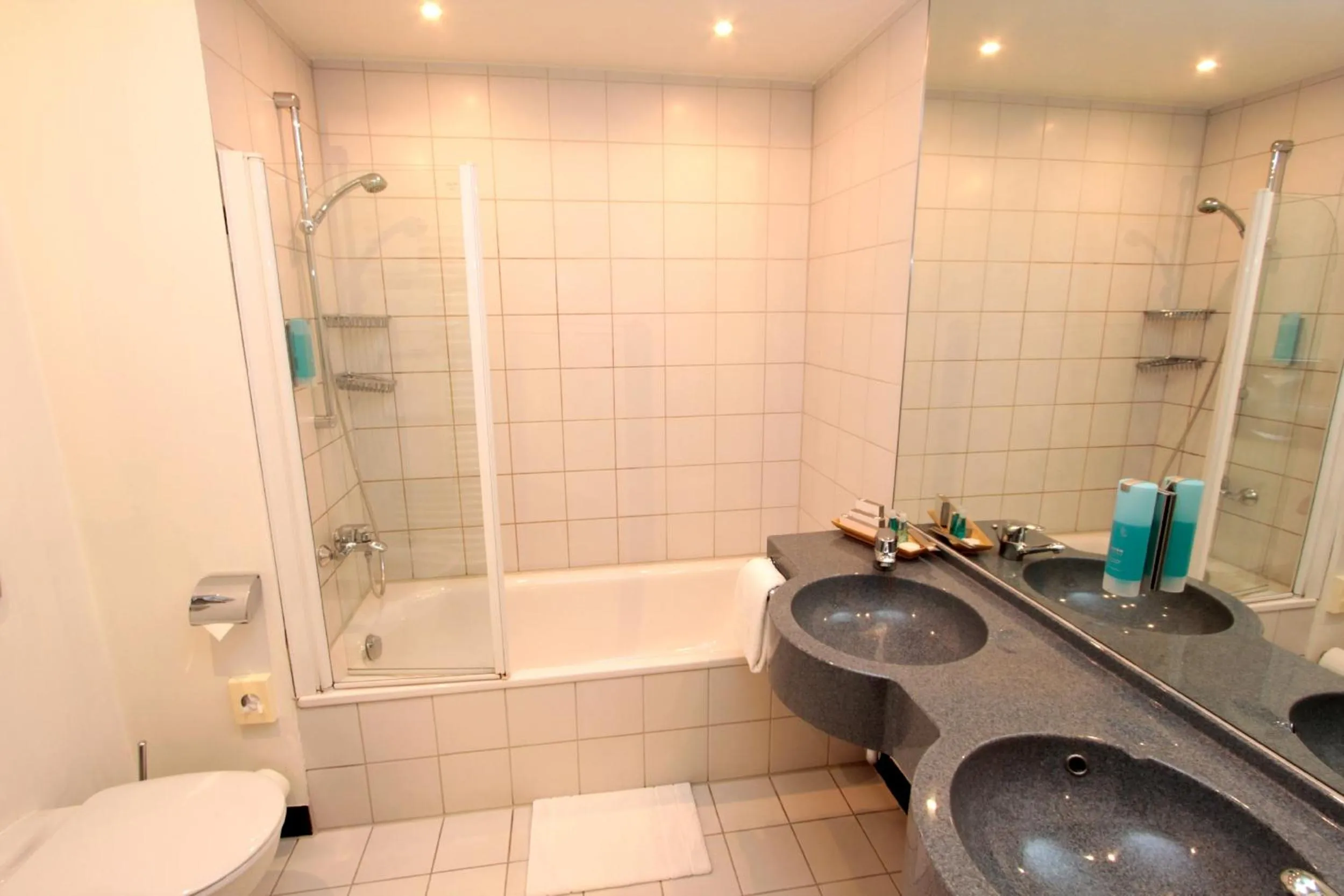 Bathroom in Ara Hotel Comfort