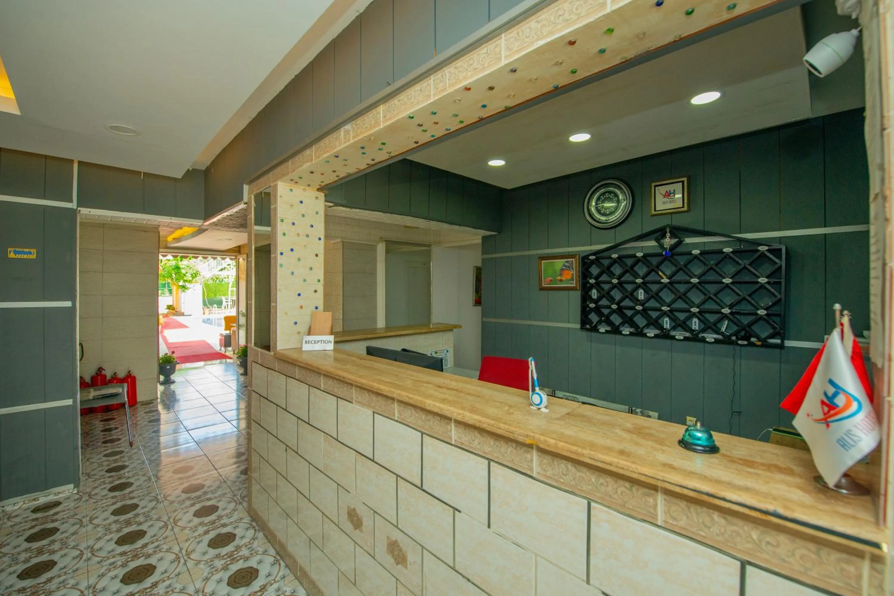 Lounge or bar in Aliş Hotel Fethiye