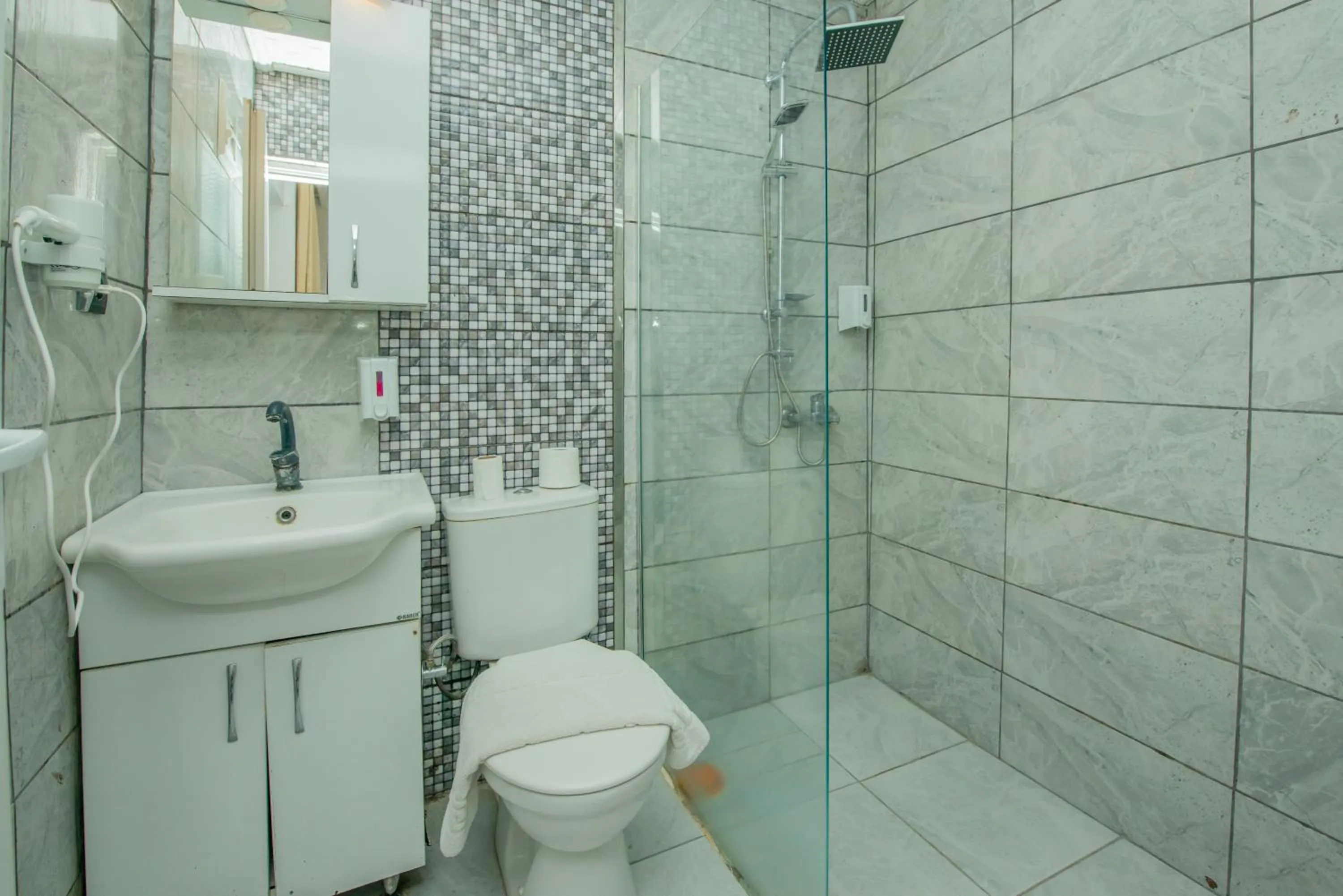 Shower in Aliş Hotel Fethiye